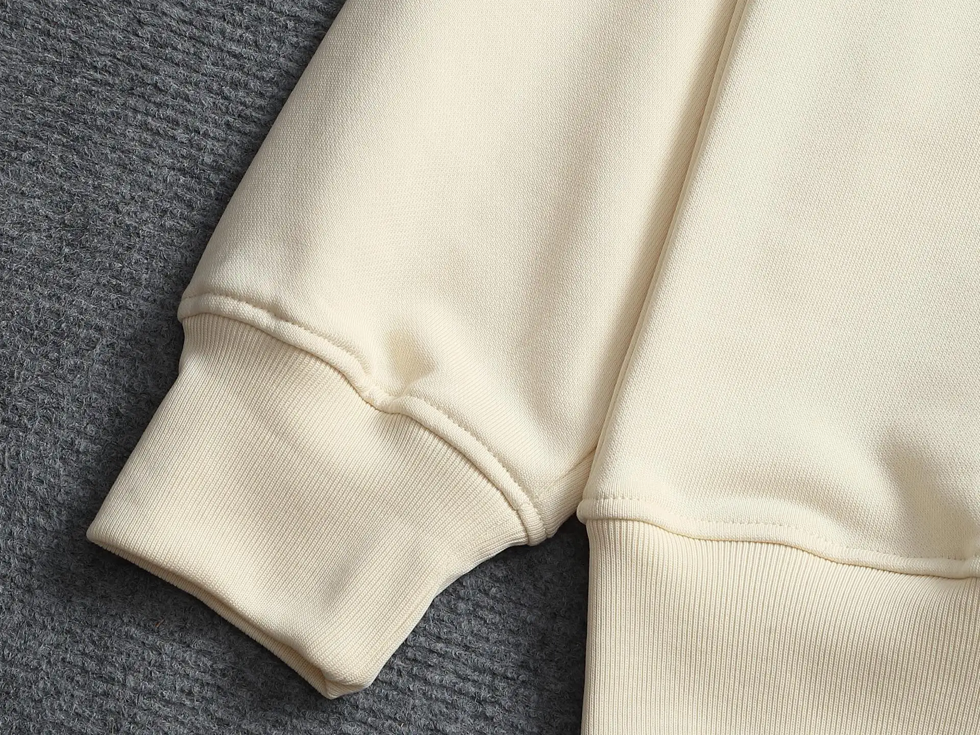 Moncler Archive Logo Crew-Neck Sweatshirt D17023246 — view 3