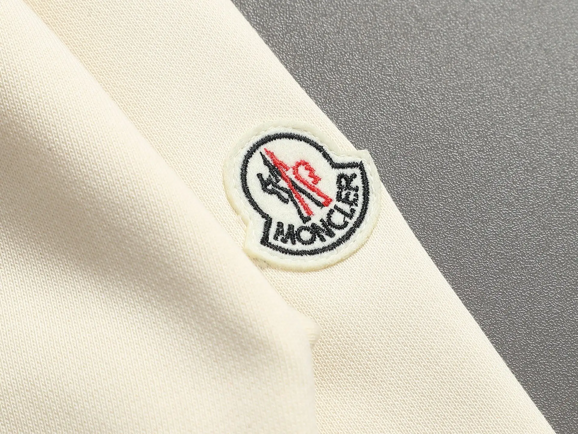 Moncler Archive Logo Crew-Neck Sweatshirt D17023246 — view 5