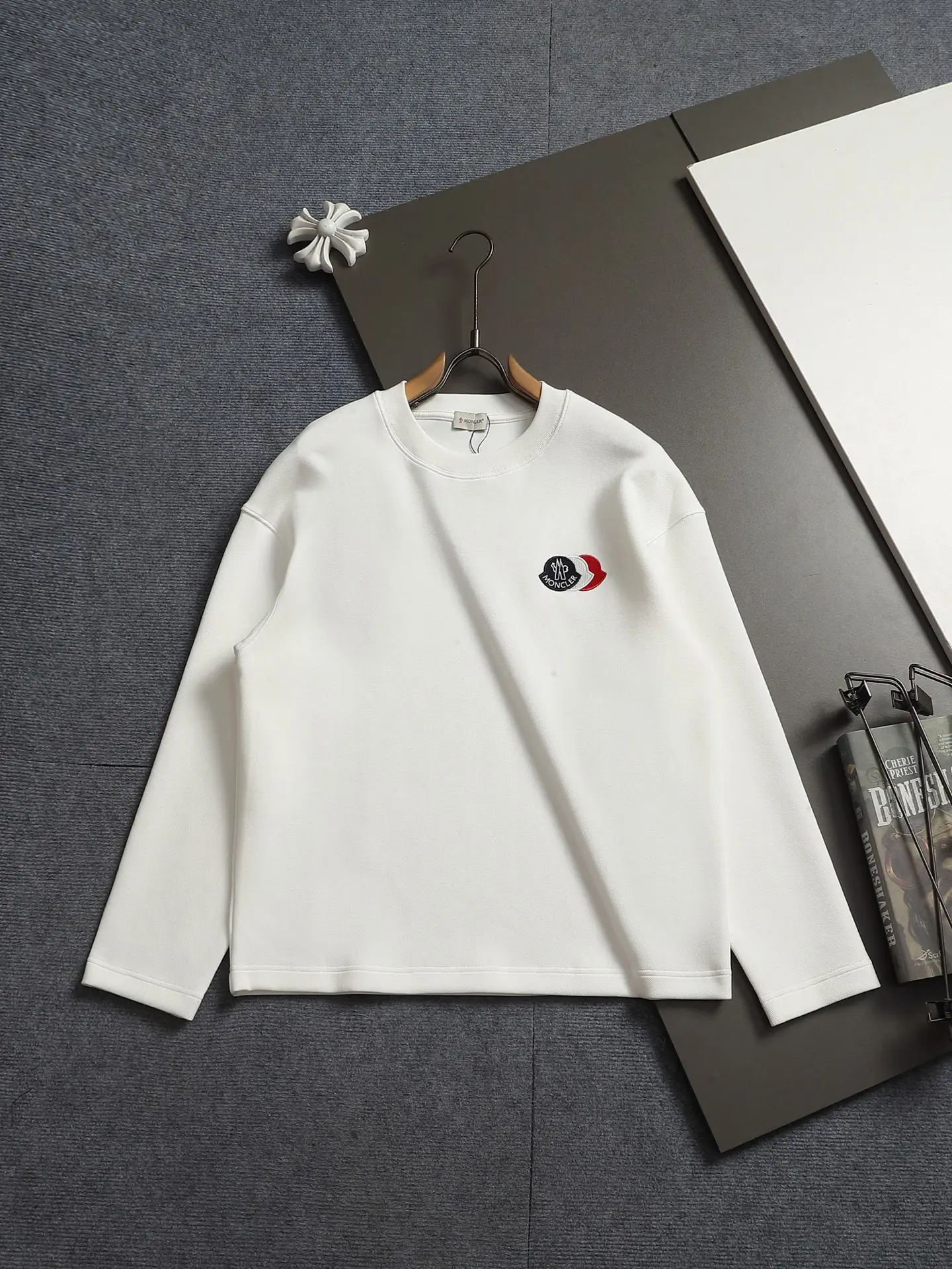 Logo-Embroidered Crew-Neck Sweatshirt D17023258