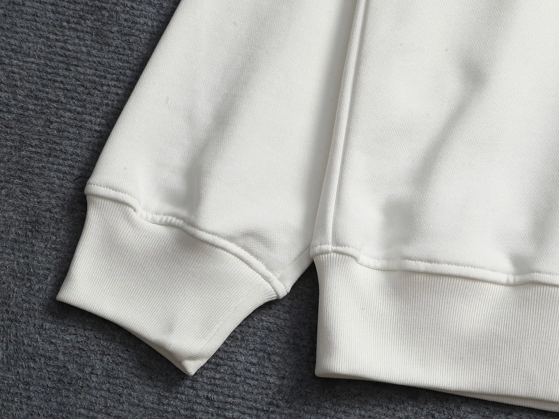 Trompe L'oeil Bow Print Sweatshirt D17023243 — view 3