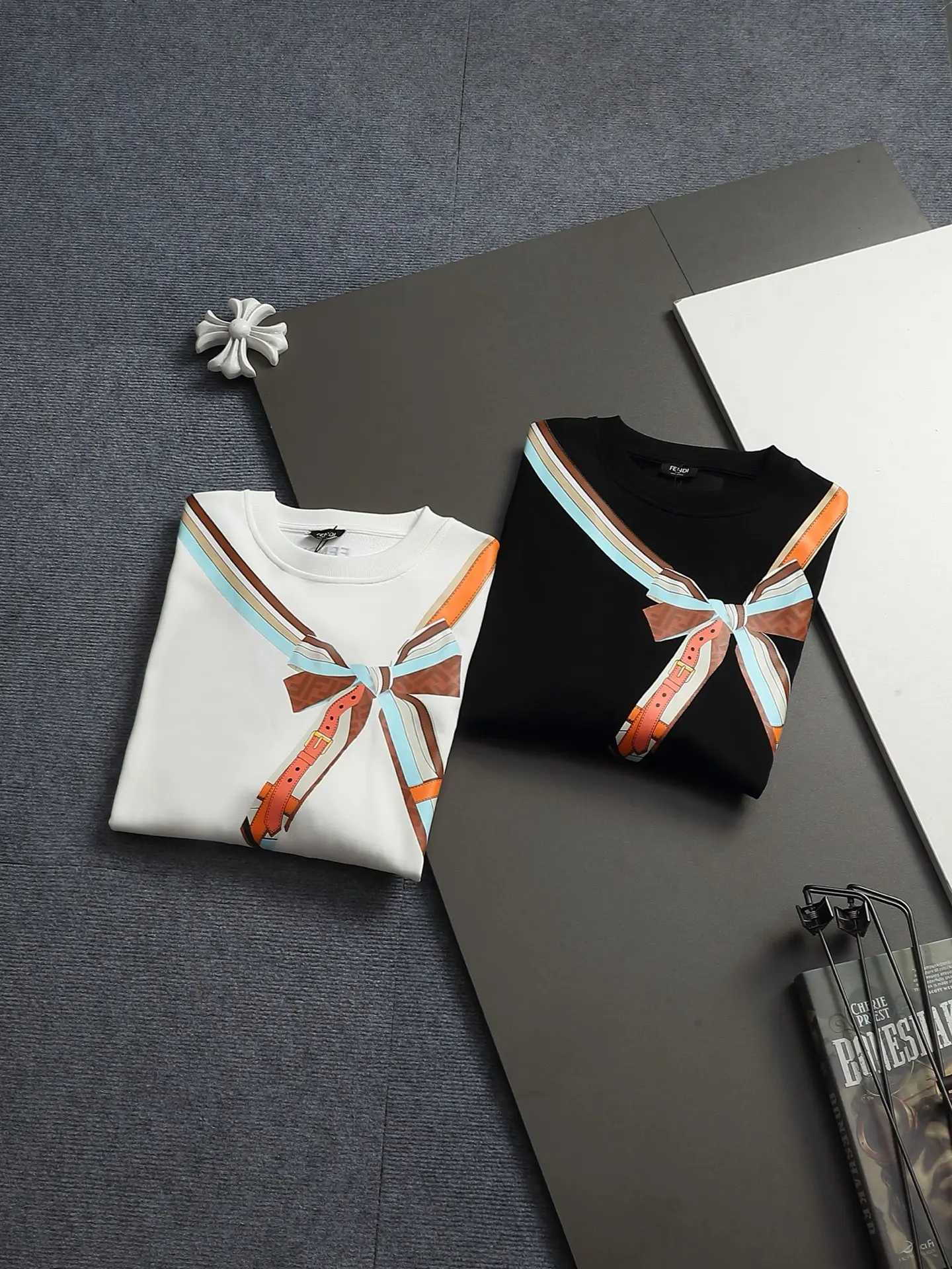 Trompe L'oeil Bow Print Sweatshirt D17023243 — view 12