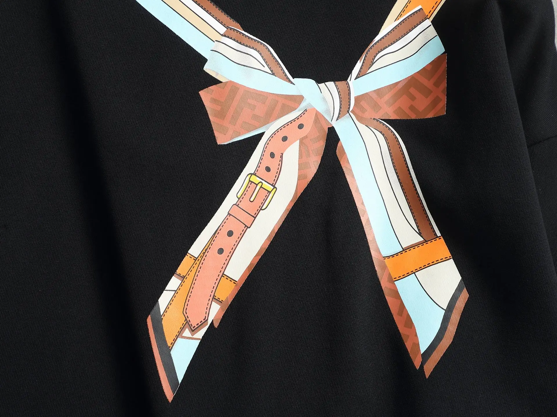 Fendi Logo Scarf Print Crew-Neck Sweatshirt D17023244 — view 5