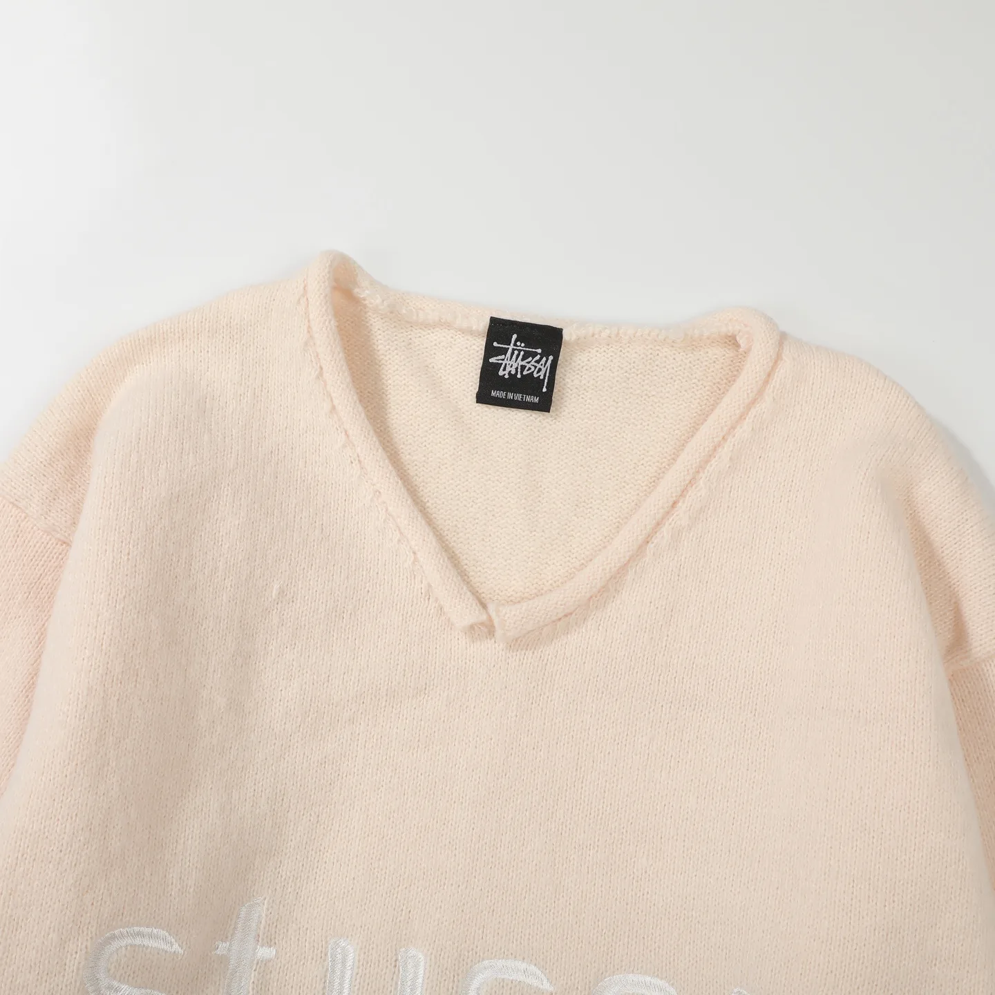 Logo-Embroidered V-Neck Knit Sweater D17023081 — view 3