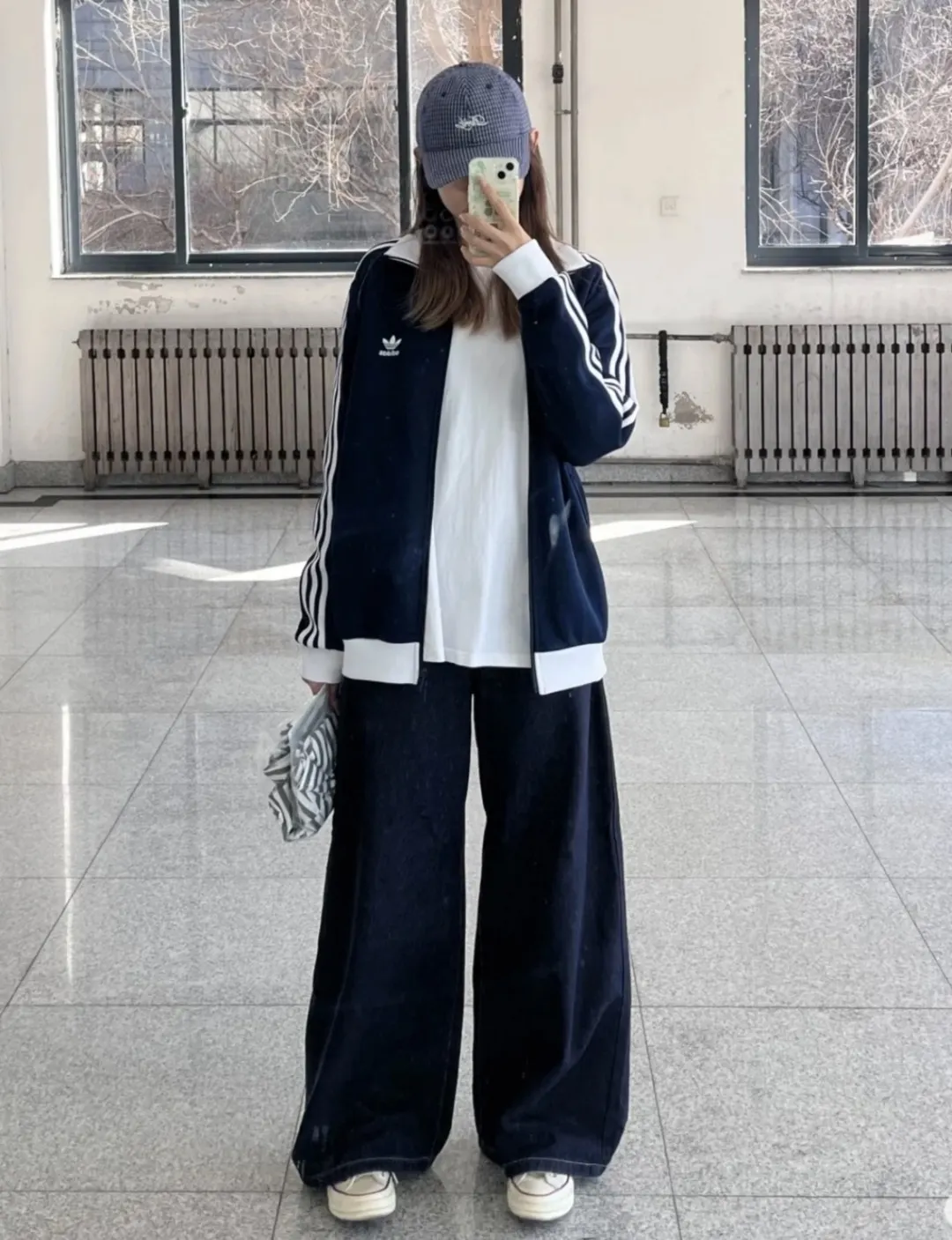 Adicolor Classics 3-Stripes Track Jacket D17023024 — view 4