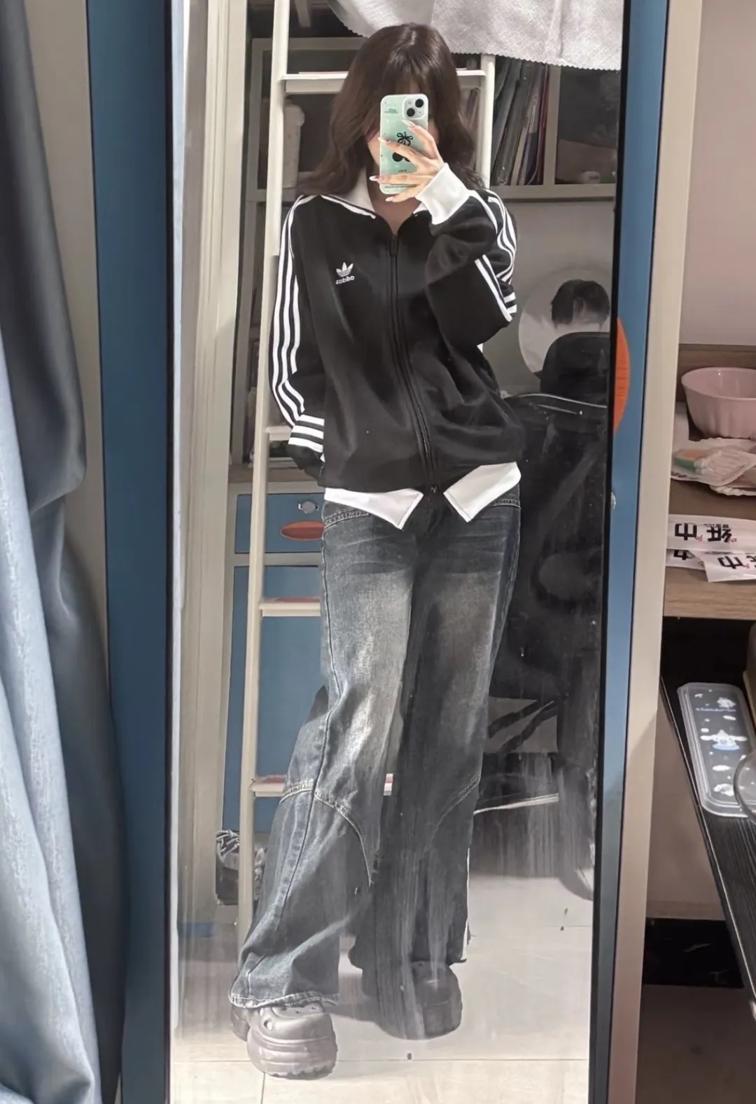 Adicolor Classics 3-Stripes Track Jacket D17023024 — view 24