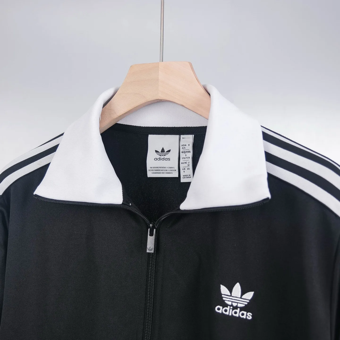 Adicolor Classics 3-Stripes Track Jacket D17023025 — view 7