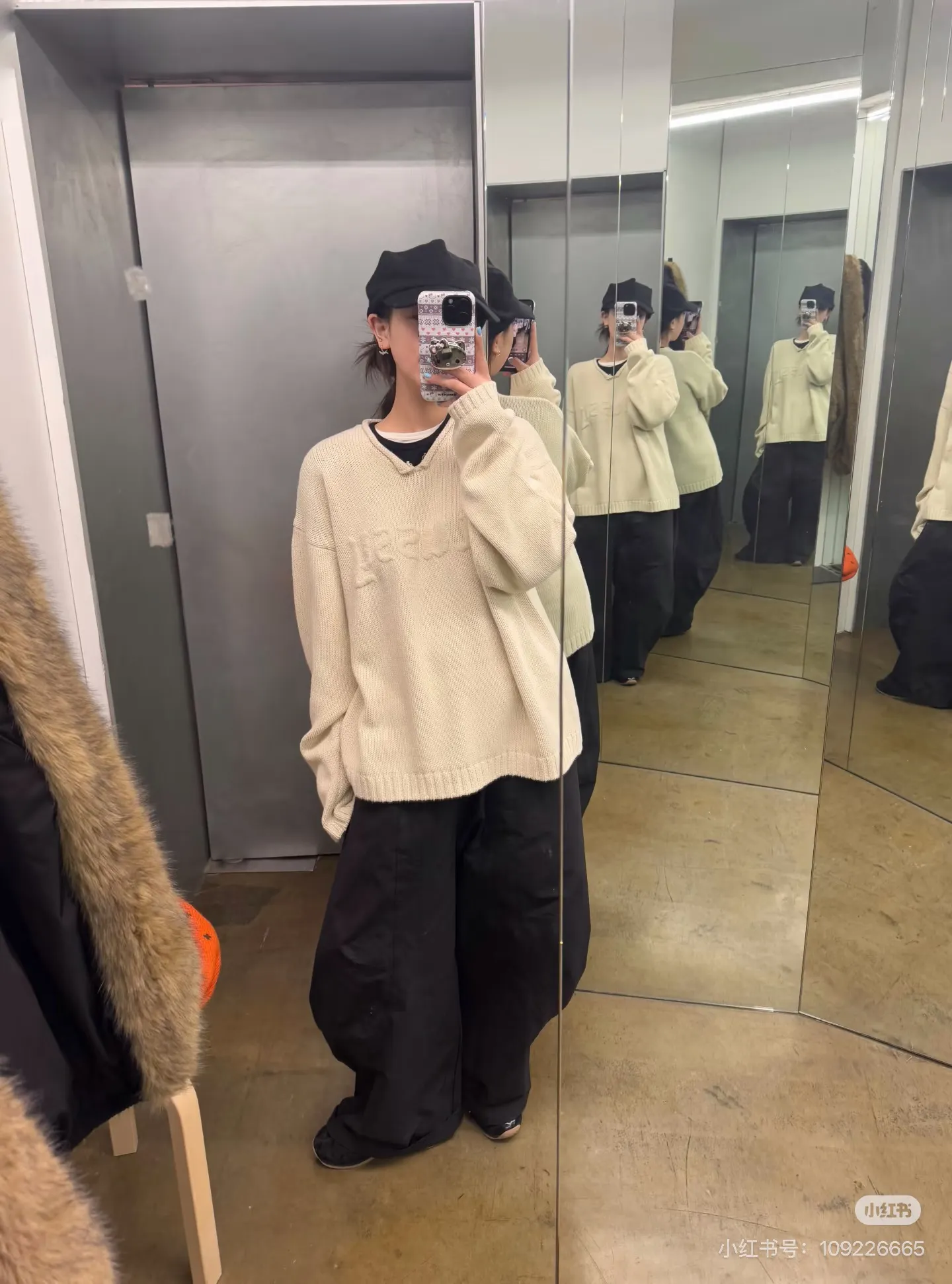 Stussy V-Neck Logo Knit Sweater D17023079 — view 3