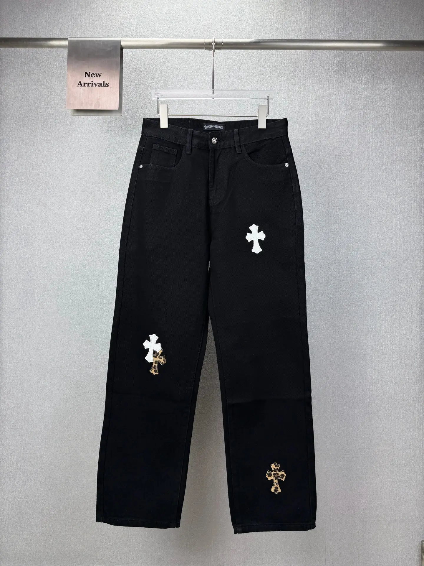 Leopard Cross Patch Straight-Leg Jeans D17523168