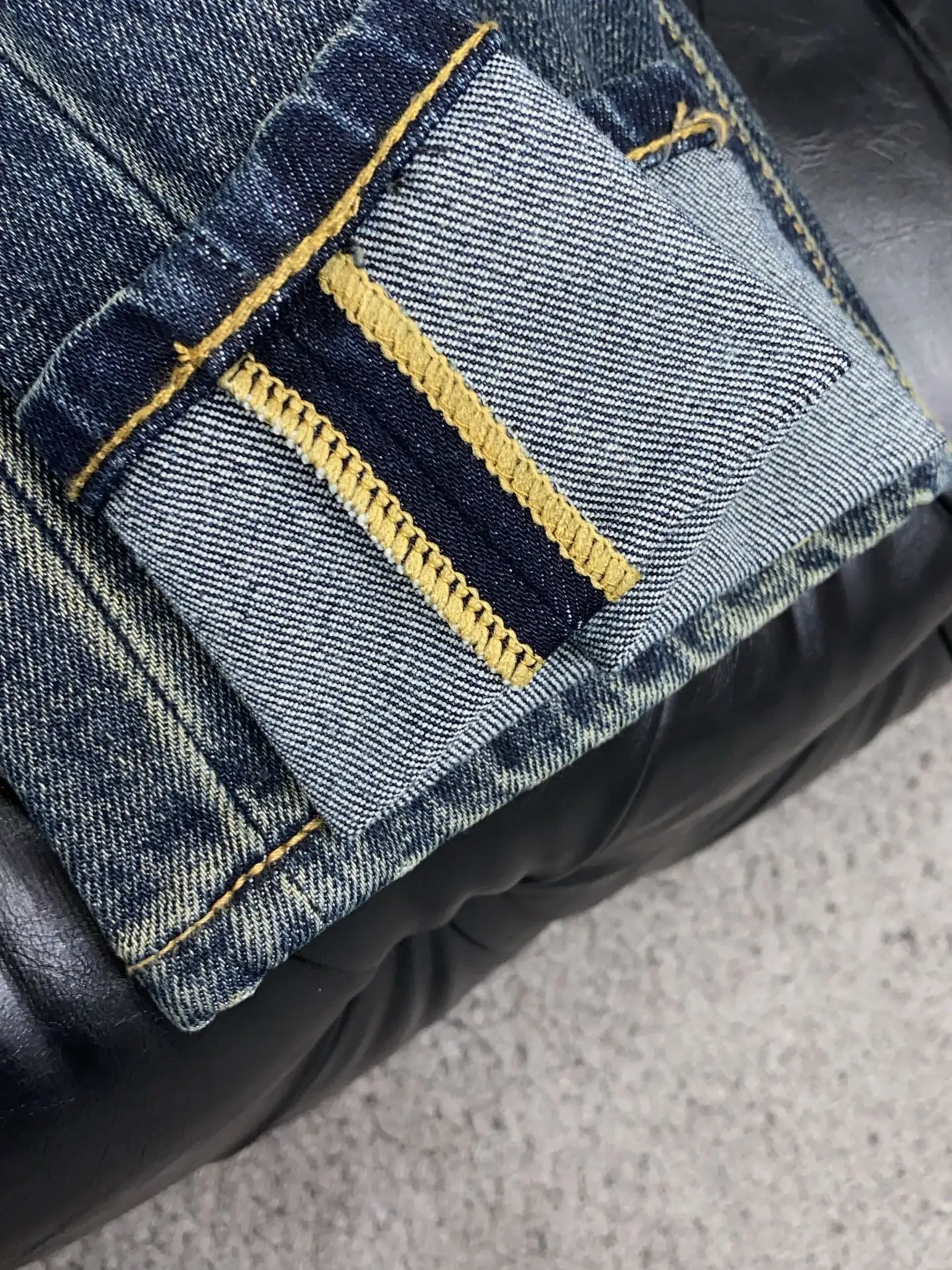 Slim-Fit Straight-Leg Check Pocket Jeans D17523881 — view 8