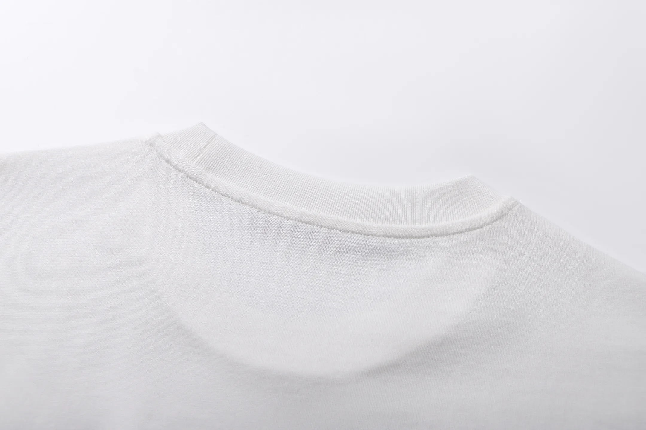 Laser-Cut Logo Appliqué Cotton T-Shirt D17521157 — view 4