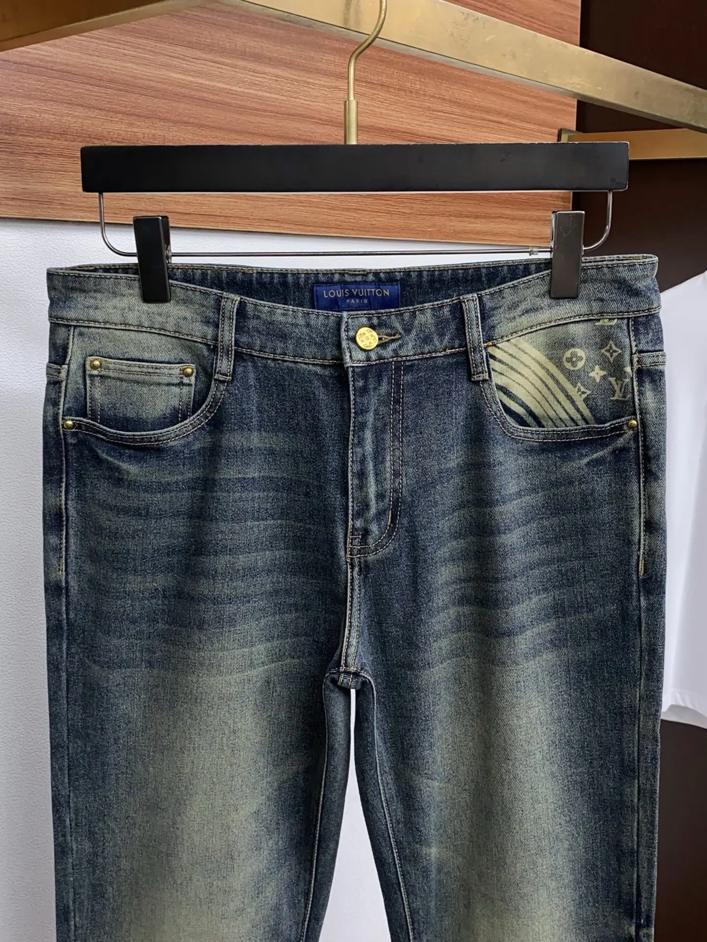 Slim-Fit Straight-Leg Washed Jeans D17523872 — view 3