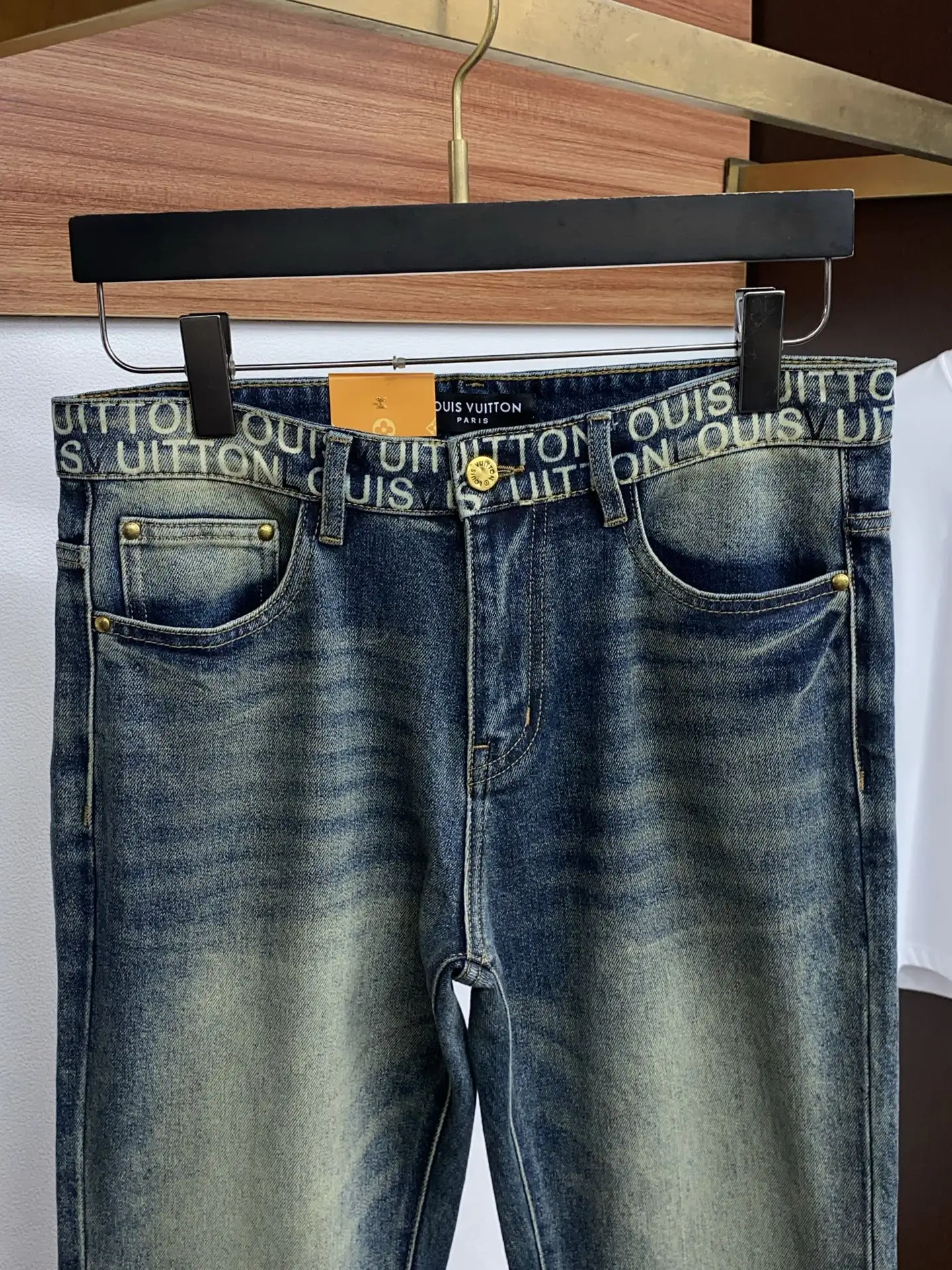 Slim-Fit Straight-Leg Washed Jeans D17523871 — view 4