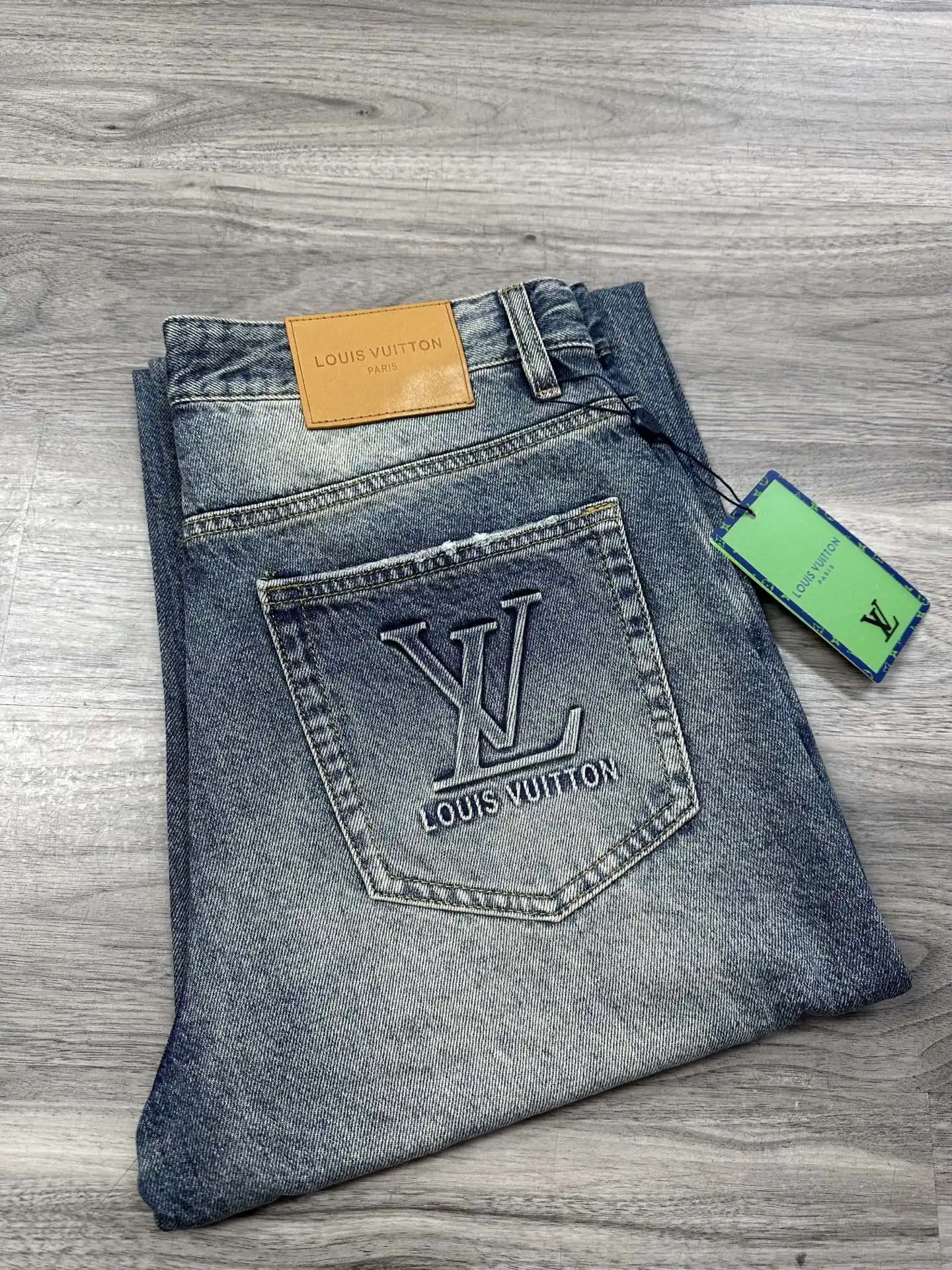 Logo-Embroidered Baggy Wide-Leg Jeans D17523878