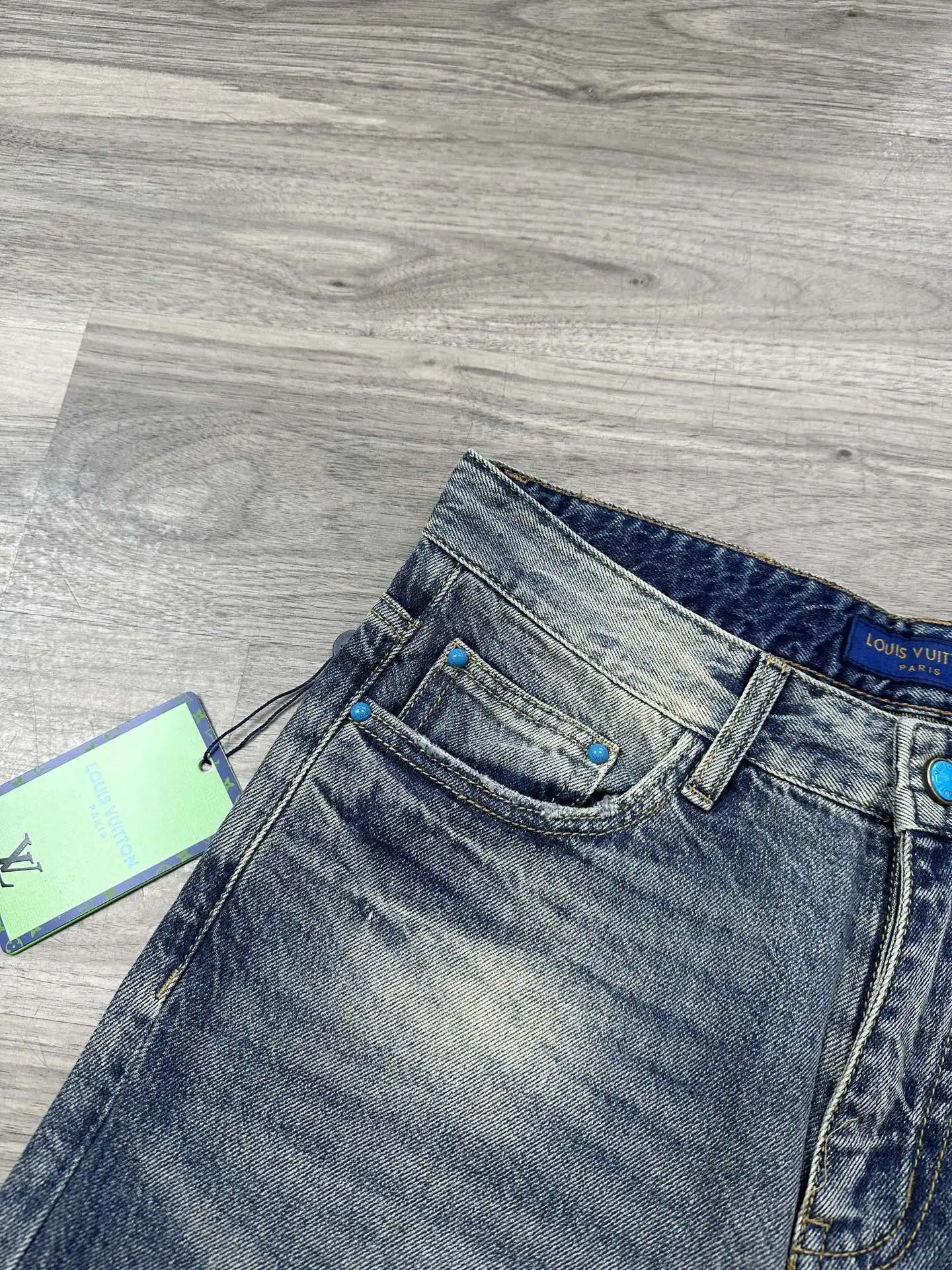 Logo-Embroidered Baggy Wide-Leg Jeans D17523878 — view 5