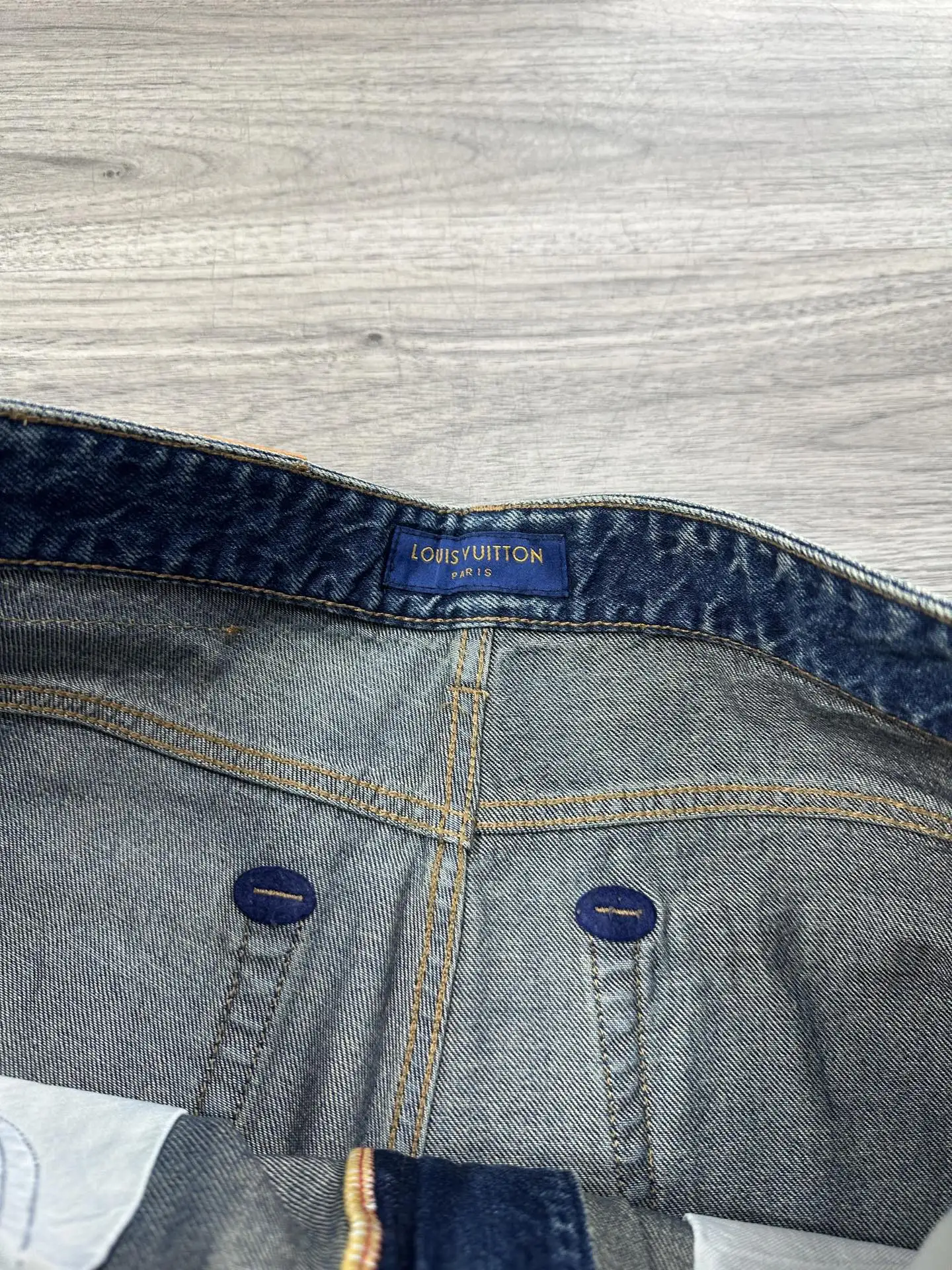 Logo-Embroidered Baggy Wide-Leg Jeans D17523878 — view 7