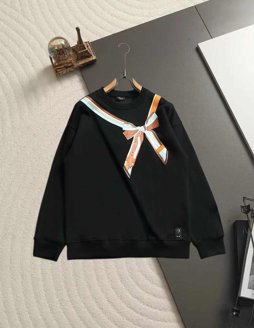 Trompe L'oeil Bow Print Sweatshirt D17521512