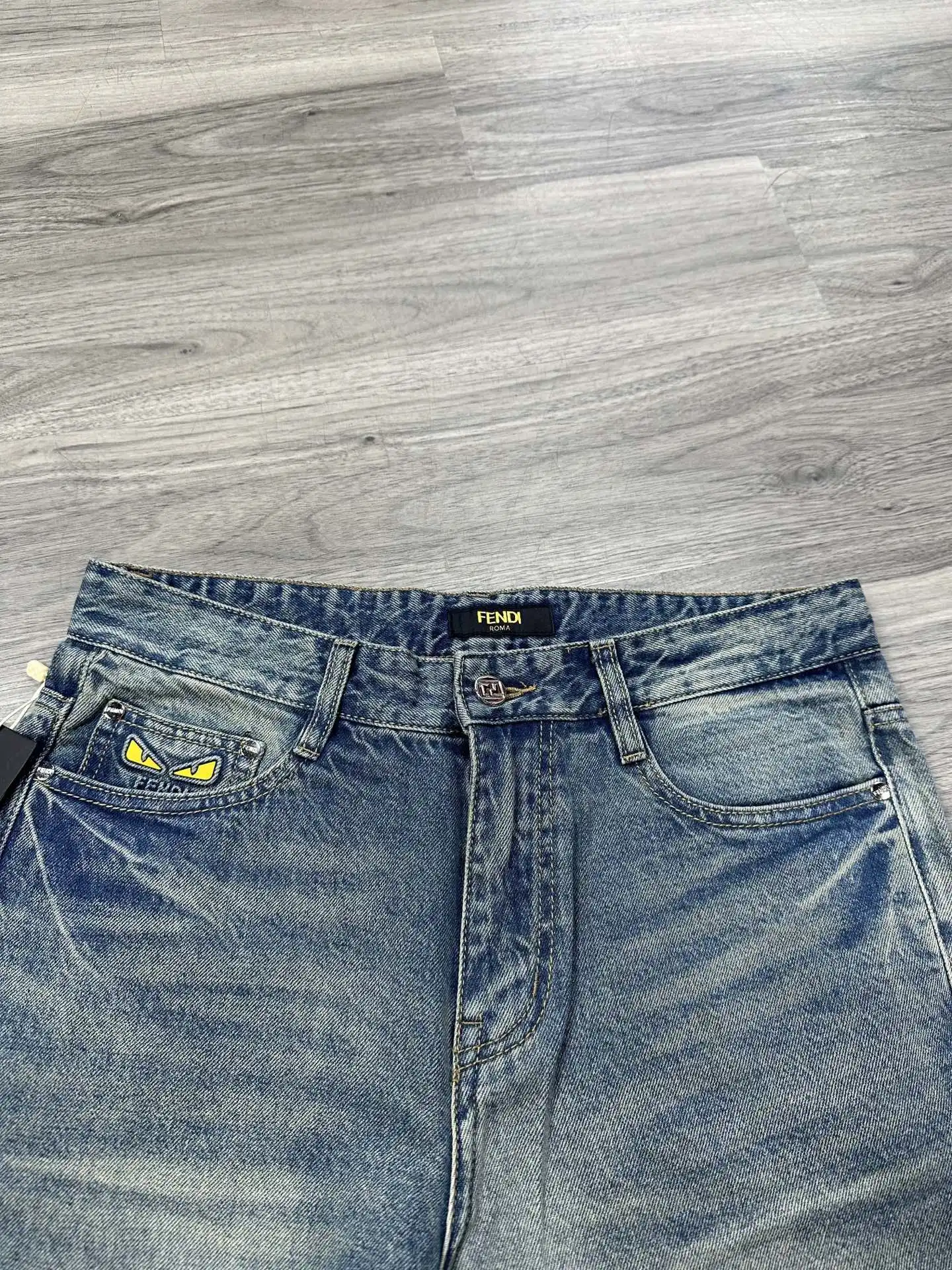 FF Logo Baggy Wide-Leg Jeans D17523876 — view 4