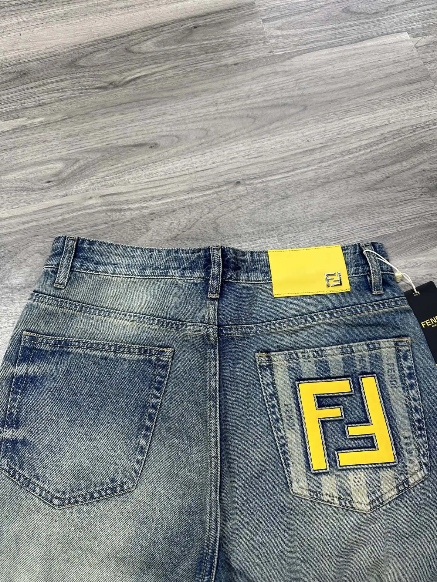 FF Logo Baggy Wide-Leg Jeans D17523876 — view 8