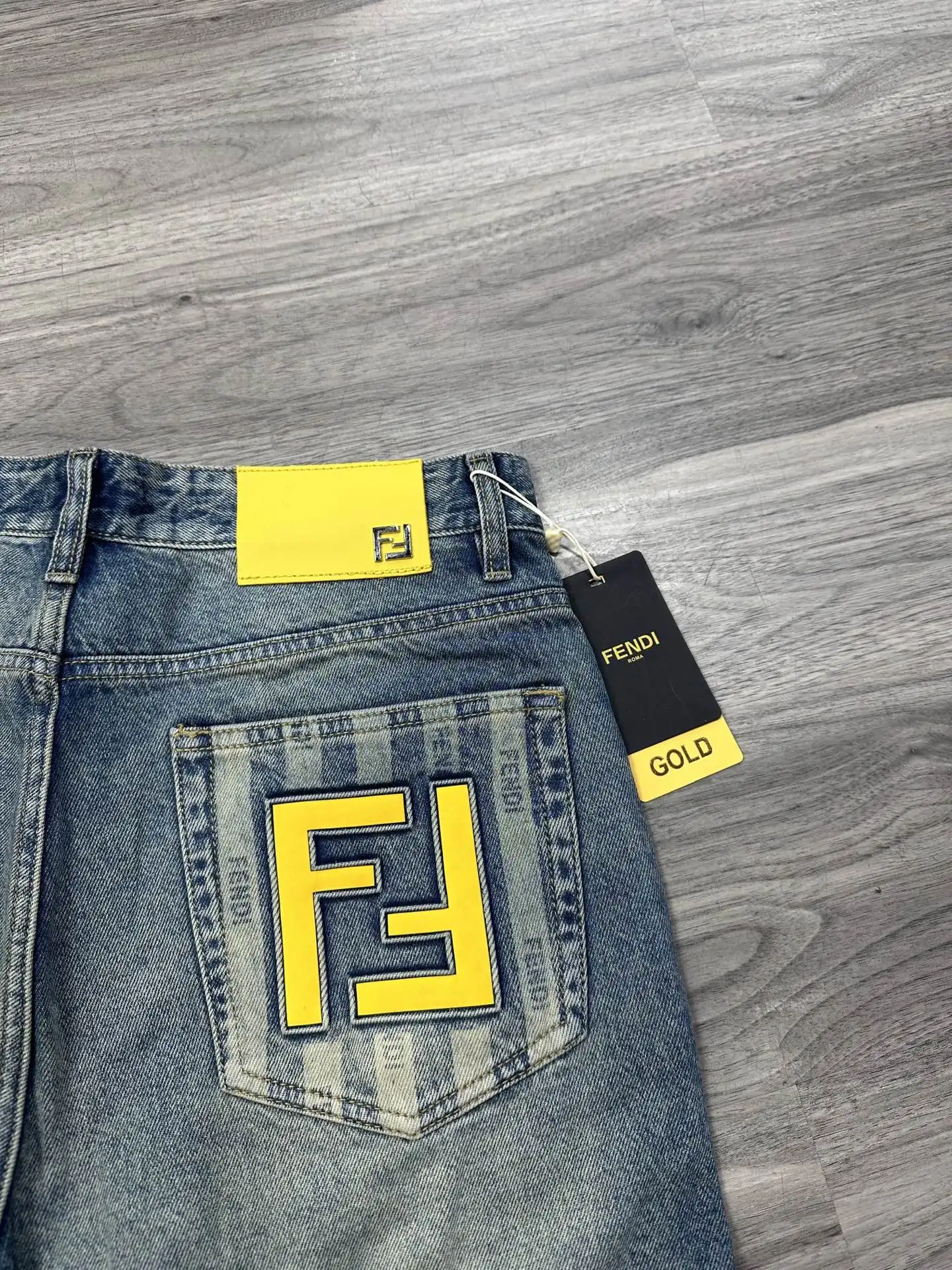 FF Logo Baggy Wide-Leg Jeans D17523876 — view 9