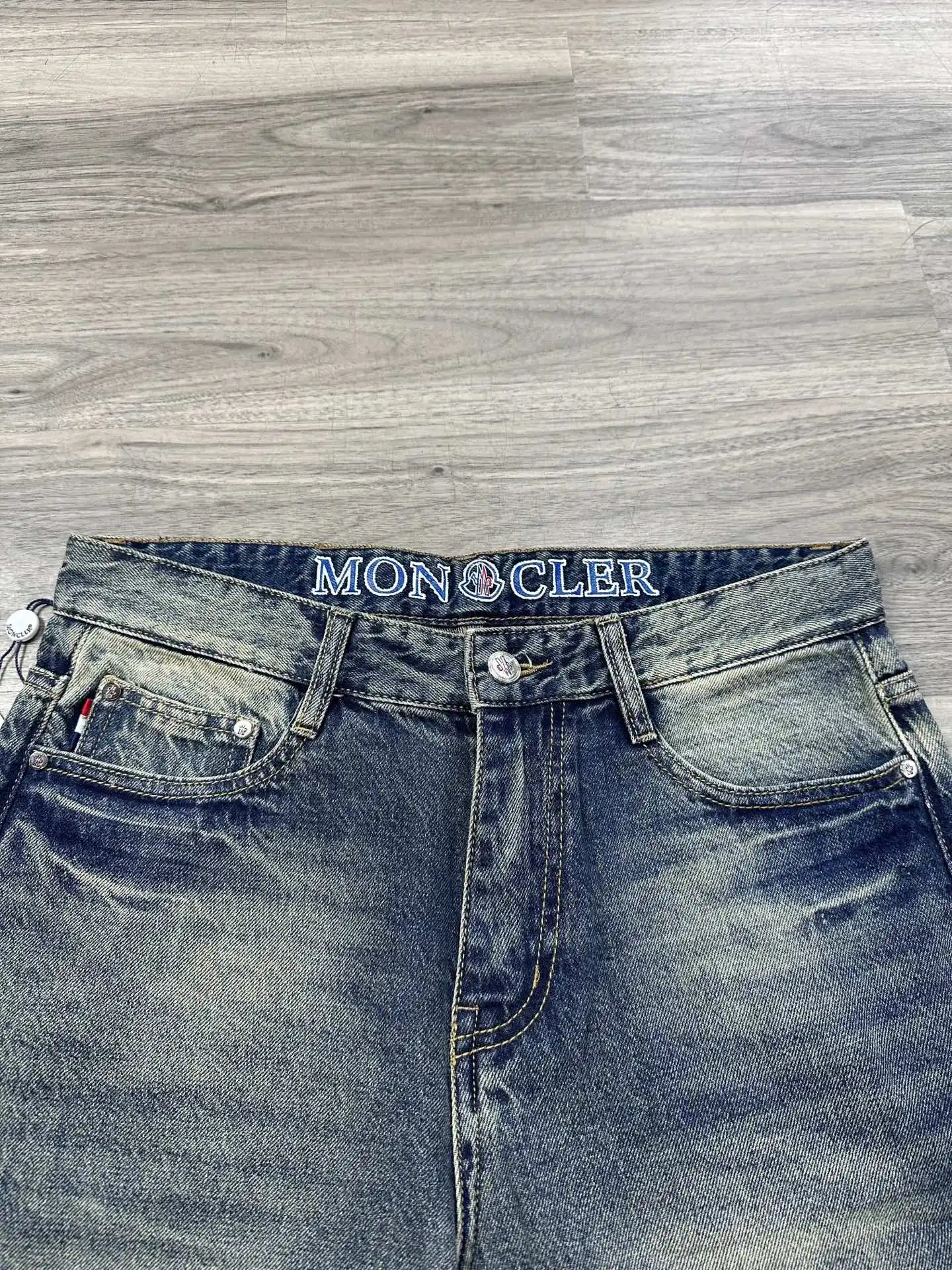 Moncler Wide-Leg Baggy Jeans D17523877 — view 4