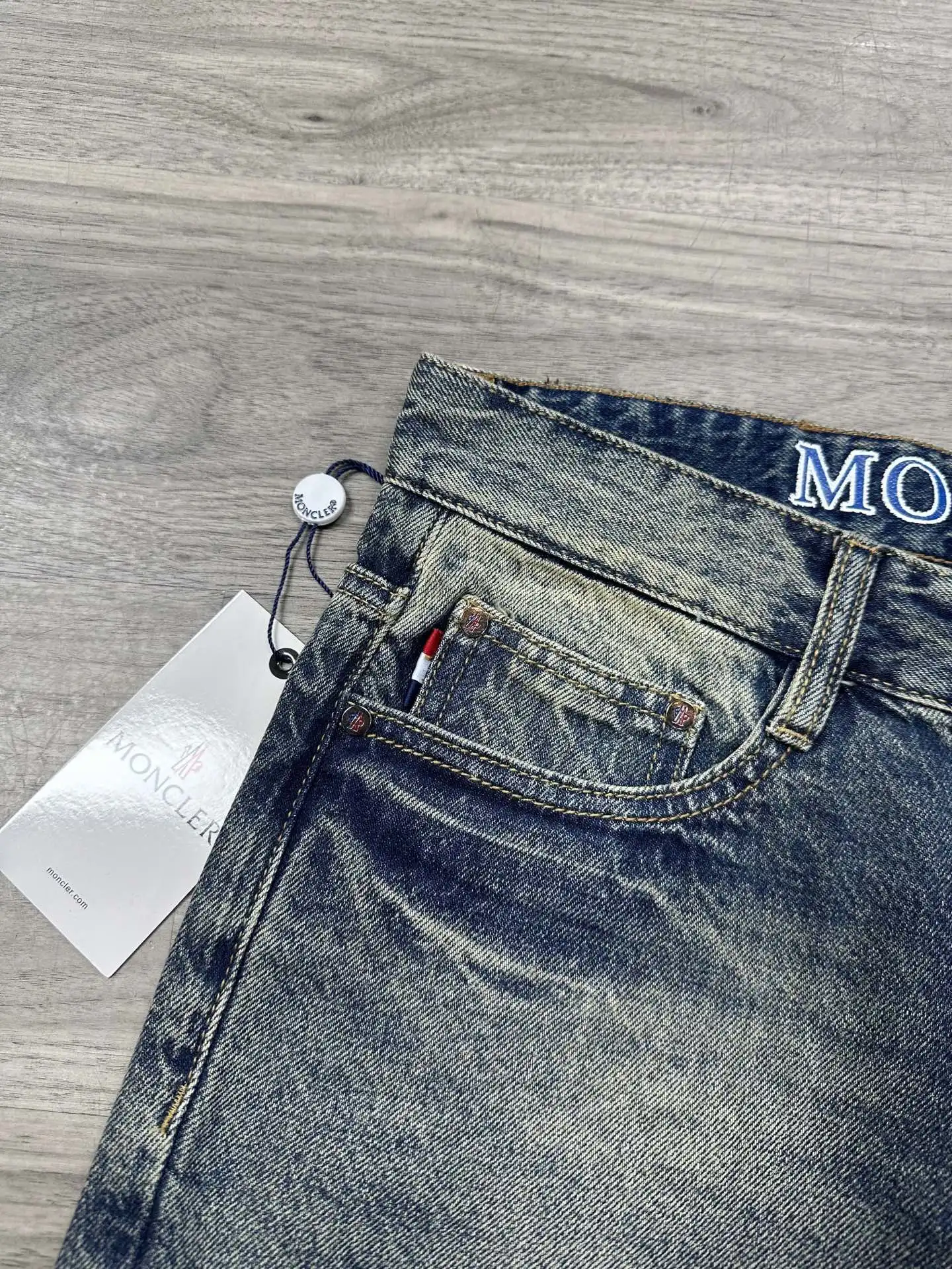 Moncler Wide-Leg Baggy Jeans D17523877 — view 5