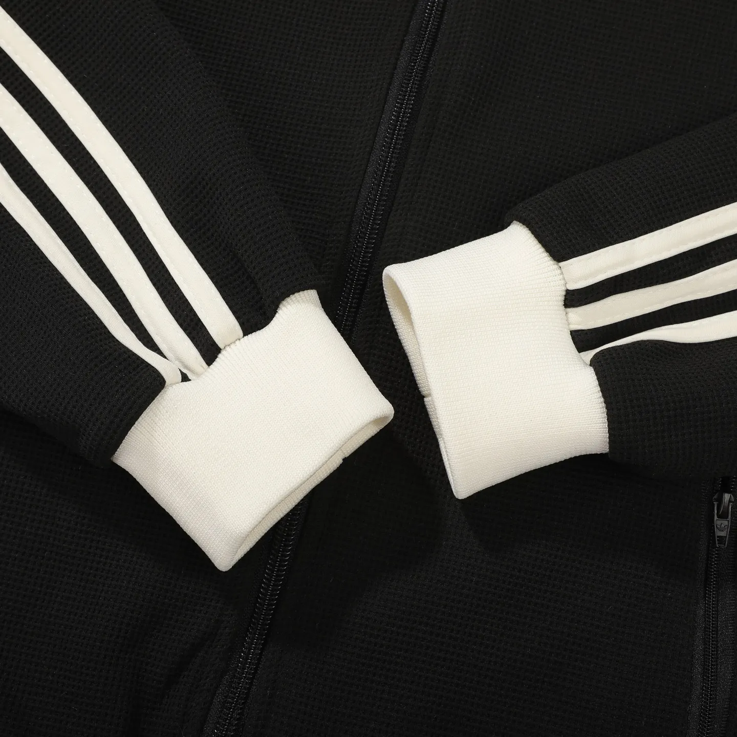 Adicolor Waffle Knit Track Jacket D17523035 — view 9