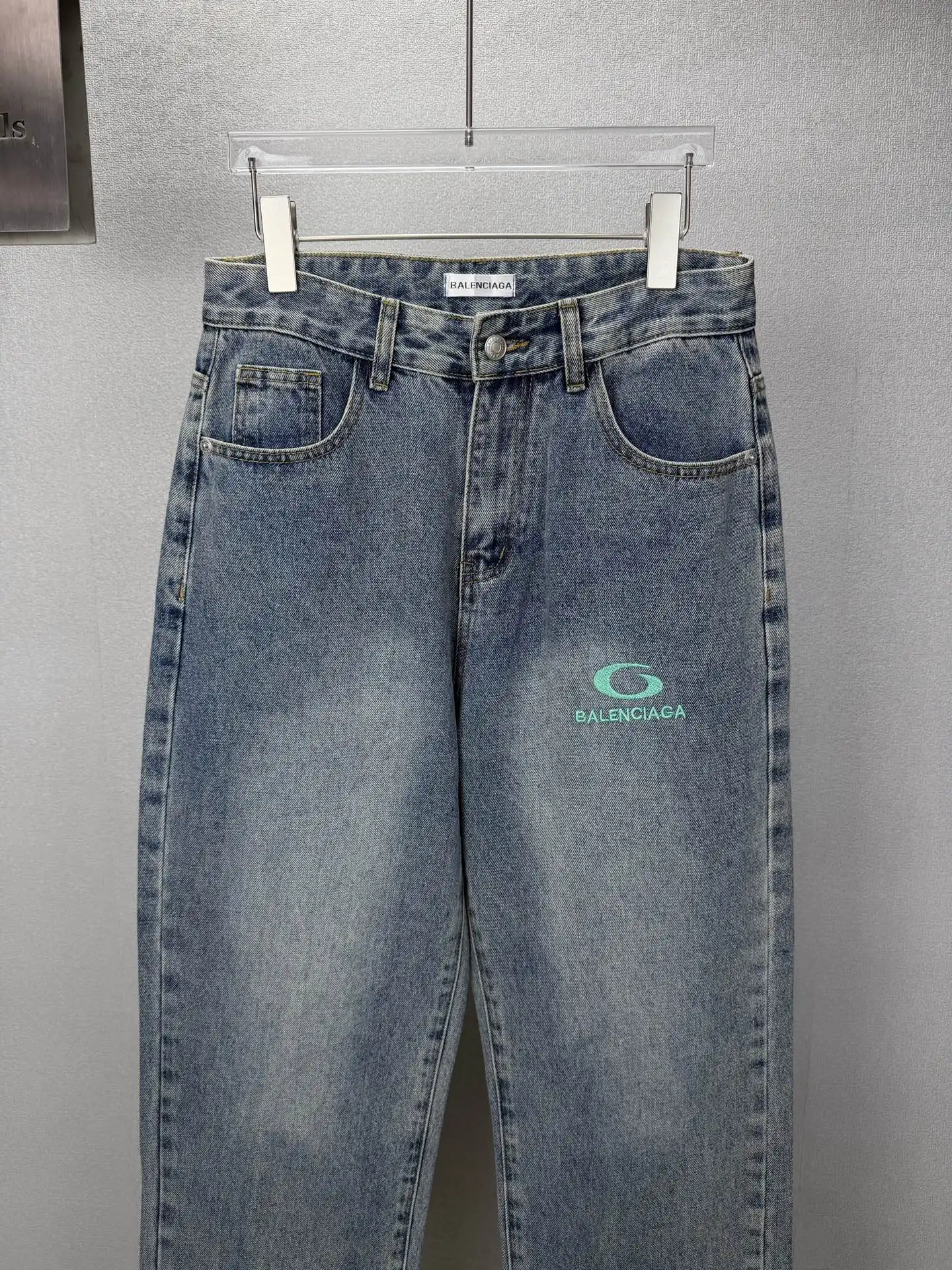 Logo-Print Wide-Leg Washed Jeans D18023177 — view 5