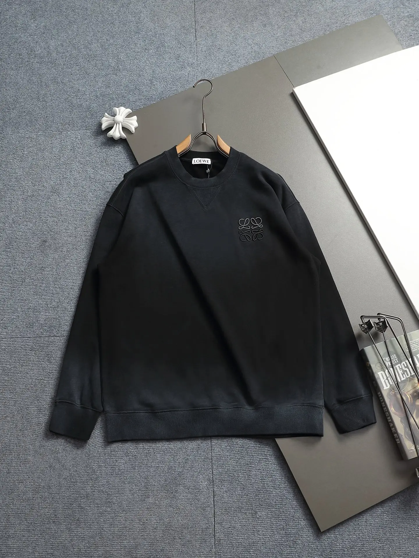 Anagram Logo Embroidered Crew-Neck Sweatshirt D18023234
