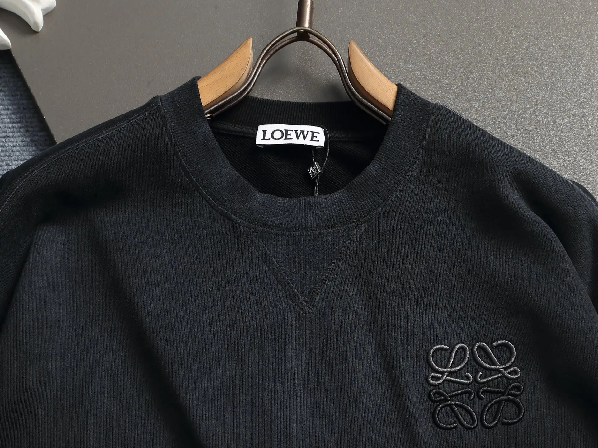 Anagram Logo Embroidered Crew-Neck Sweatshirt D18023234 — view 2