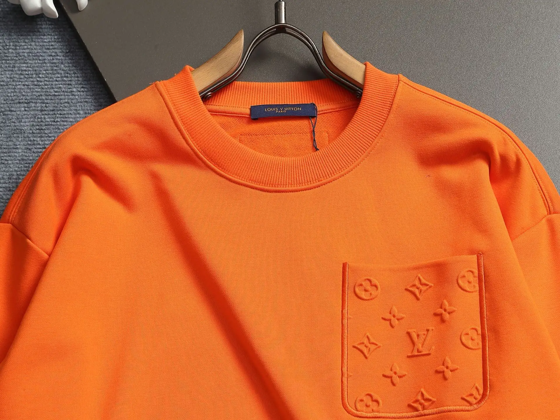 Embossed Monogram Pocket Sweatshirt D18023241 — view 2