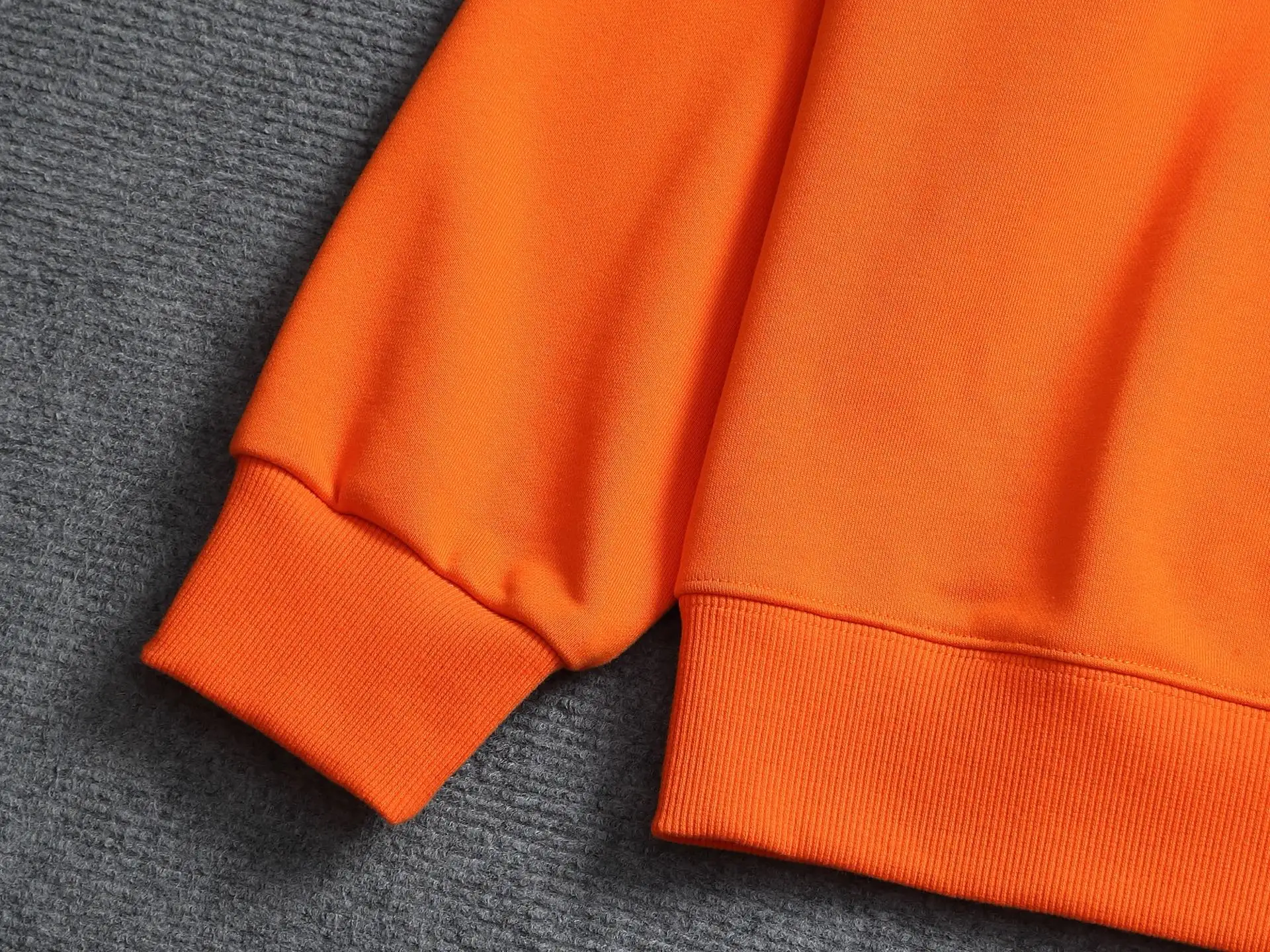 Embossed Monogram Pocket Sweatshirt D18023241 — view 3