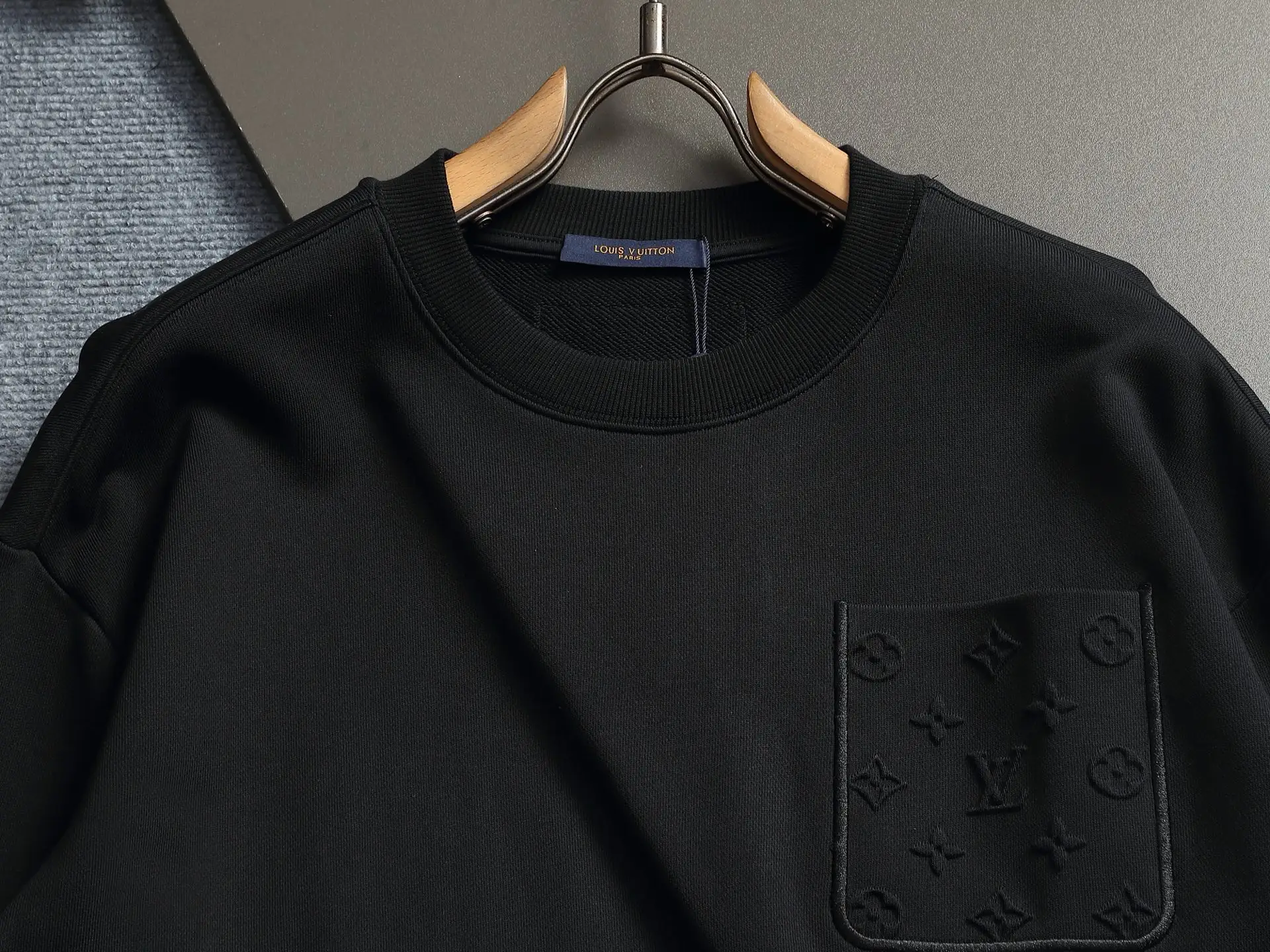 Embossed Monogram Pocket Sweatshirt D18023242 — view 2