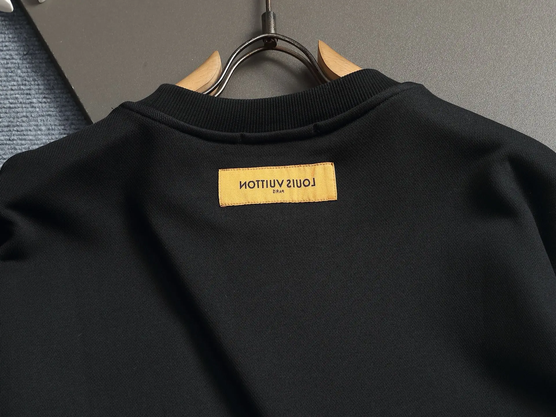 Embossed Monogram Pocket Sweatshirt D18023242 — view 9