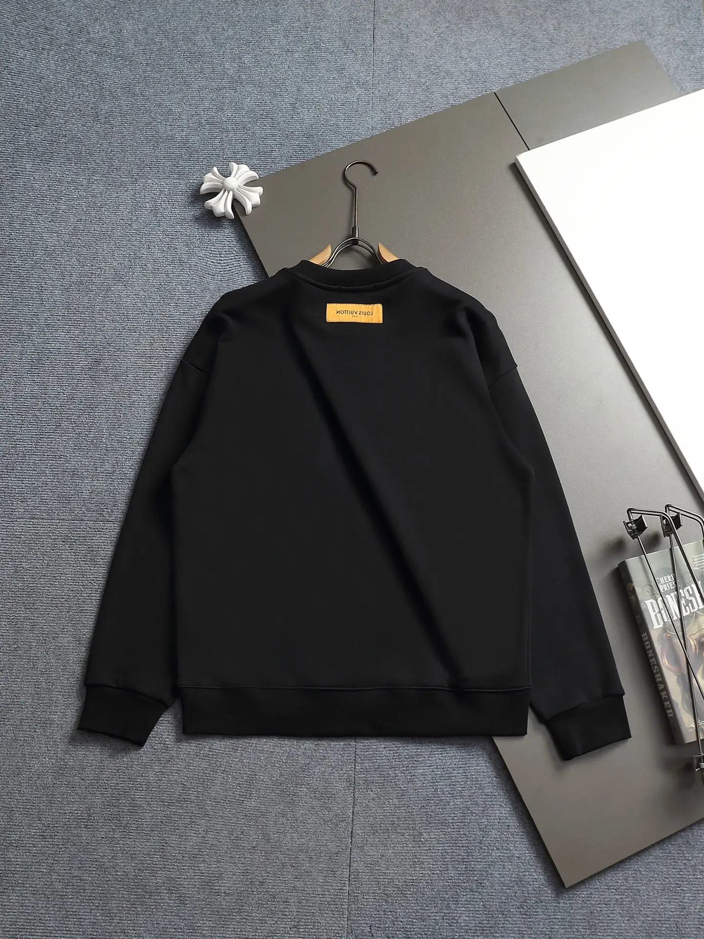 Embossed Monogram Pocket Sweatshirt D18023242 — view 10