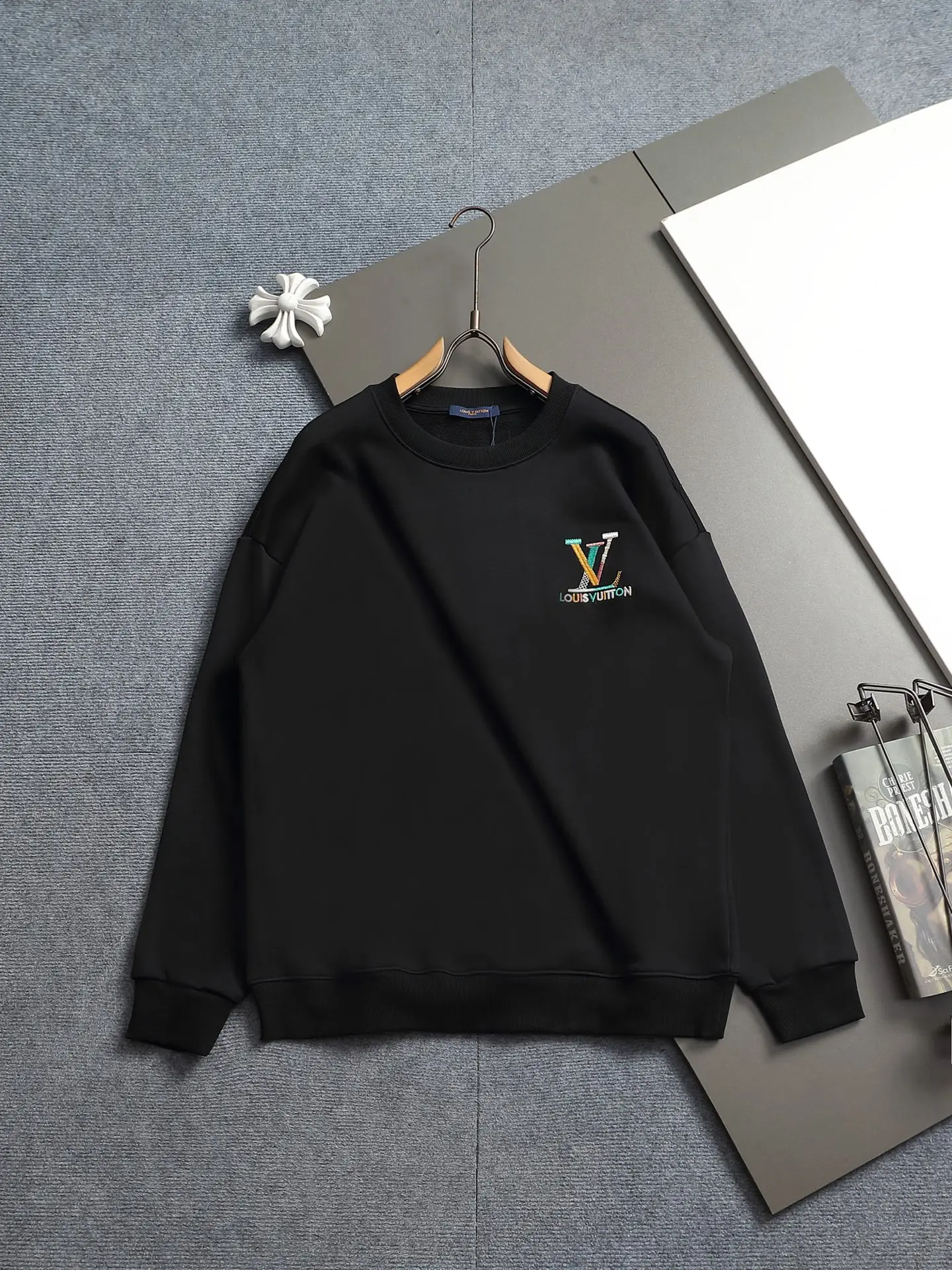 Logo Embroidered Crew-Neck Sweatshirt D18023254