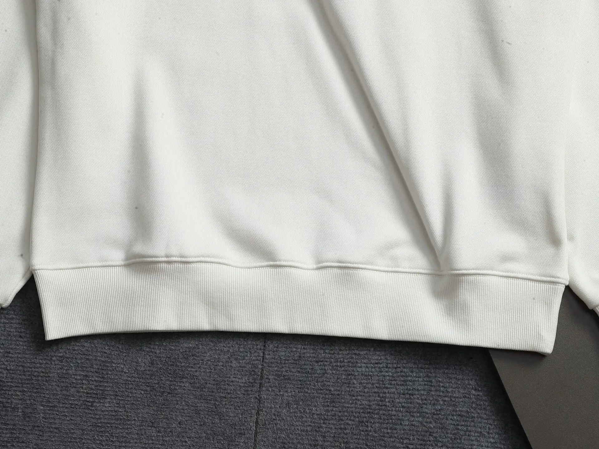 Logo Embroidered Crew-Neck Sweatshirt D18023253 — view 3