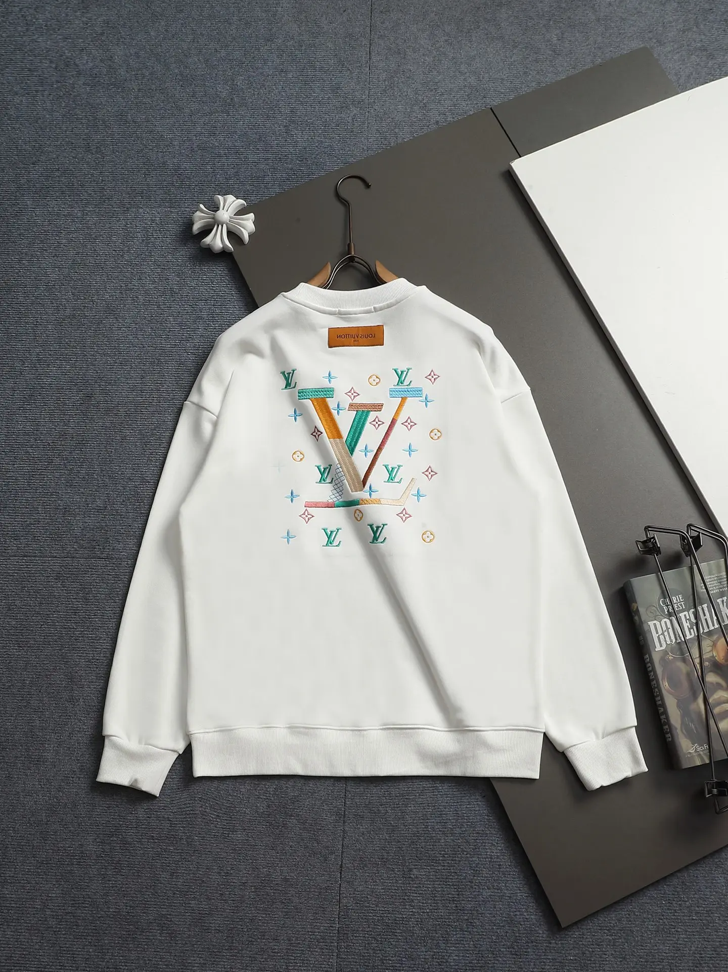 Logo Embroidered Crew-Neck Sweatshirt D18023253 — view 12