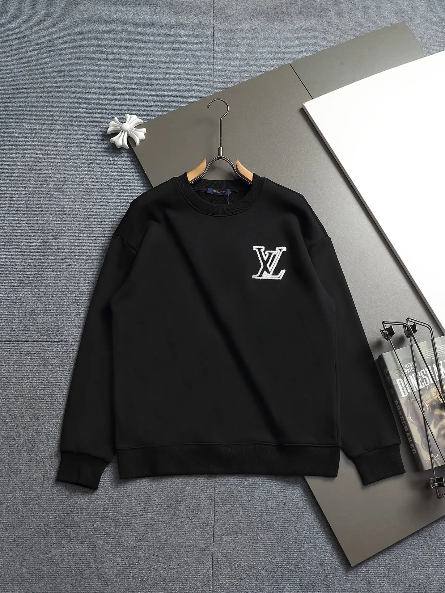 Logo Embroidered Crew-Neck Sweatshirt D18023239
