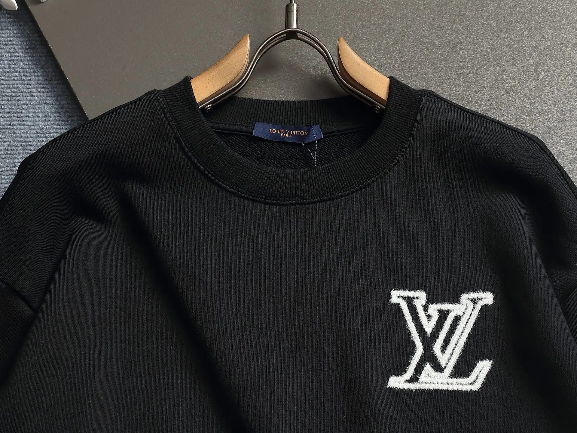 Logo Embroidered Crew-Neck Sweatshirt D18023239 — view 2