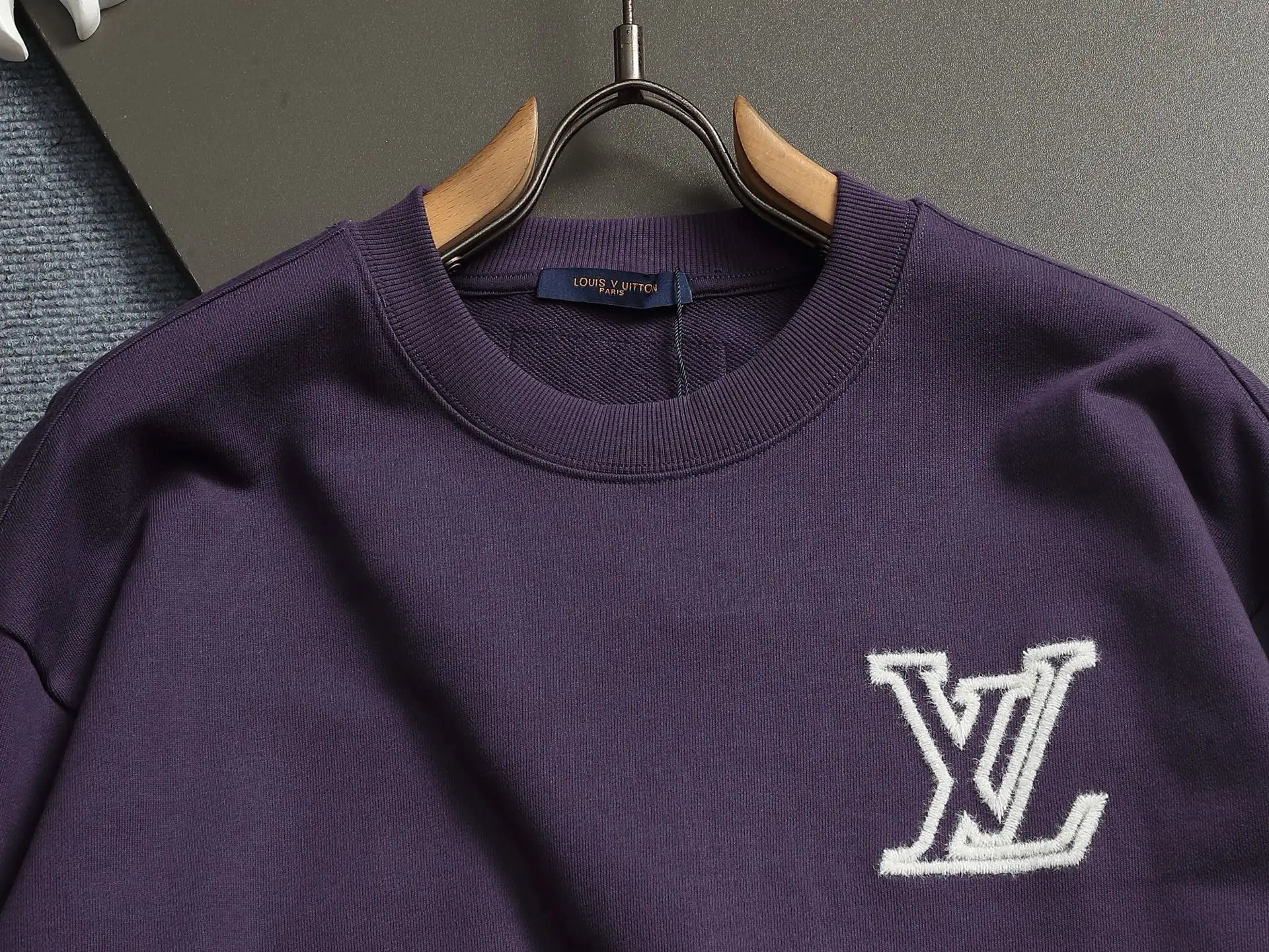Logo Embroidered Crew-Neck Sweatshirt D18023238 — view 2
