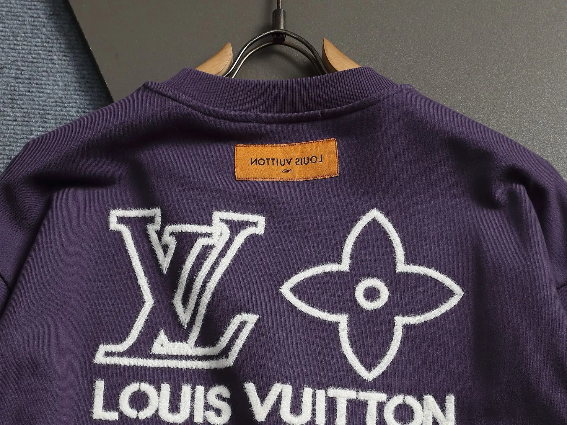 Logo Embroidered Crew-Neck Sweatshirt D18023238 — view 10