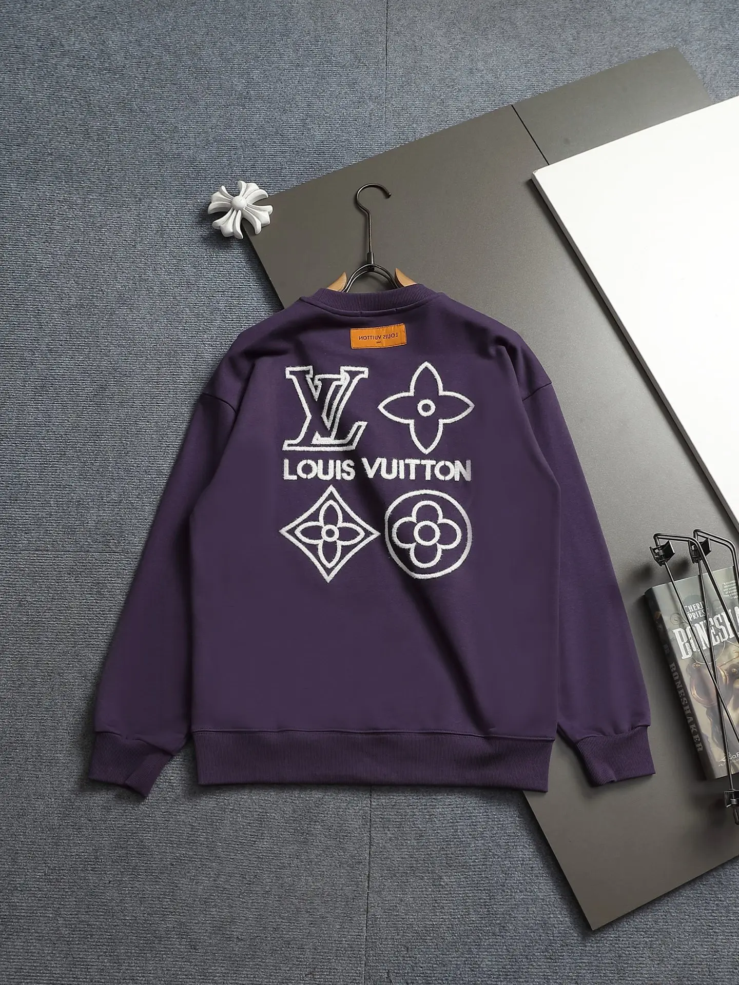 Logo Embroidered Crew-Neck Sweatshirt D18023238 — view 11