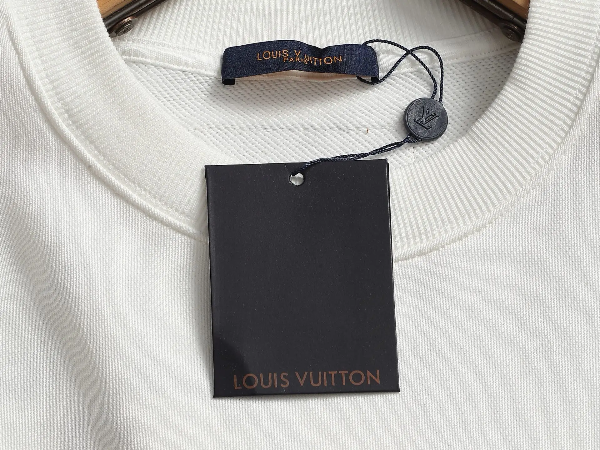 LV Logo Embroidered Crew-Neck Sweatshirt D18023237 — view 5