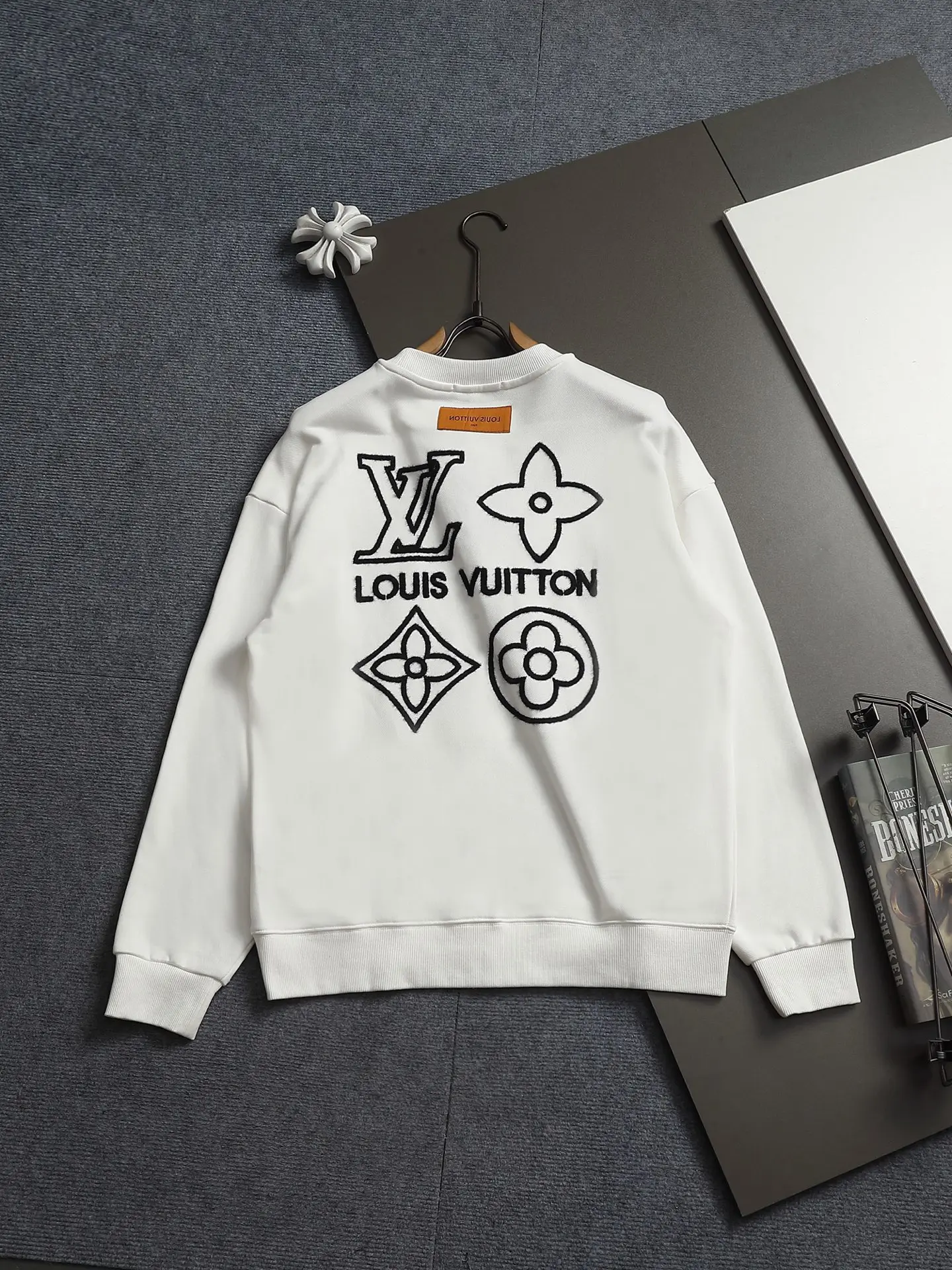 LV Logo Embroidered Crew-Neck Sweatshirt D18023237 — view 11