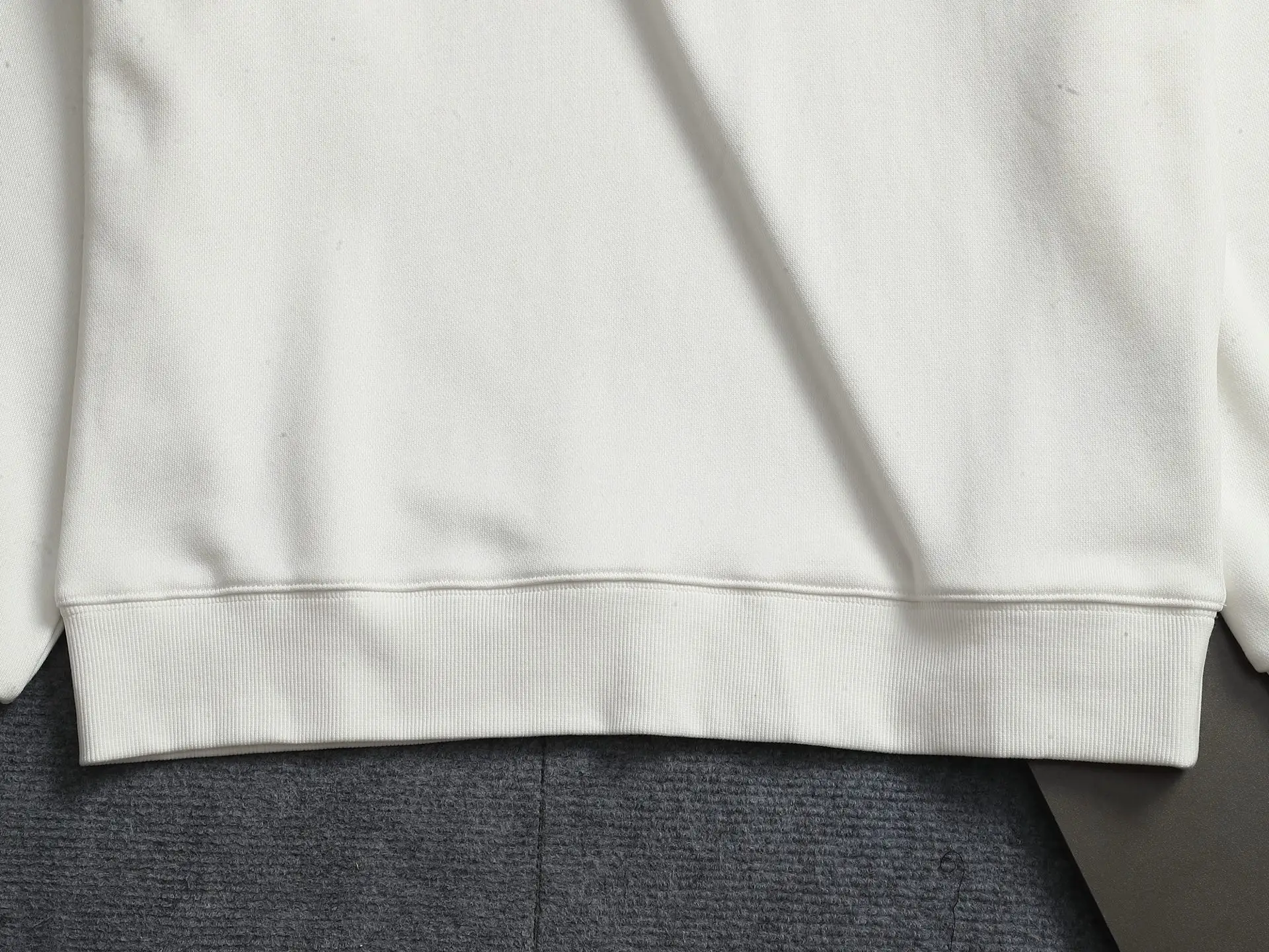 Logo Embroidery Crew-Neck Sweatshirt D18023235 — view 4