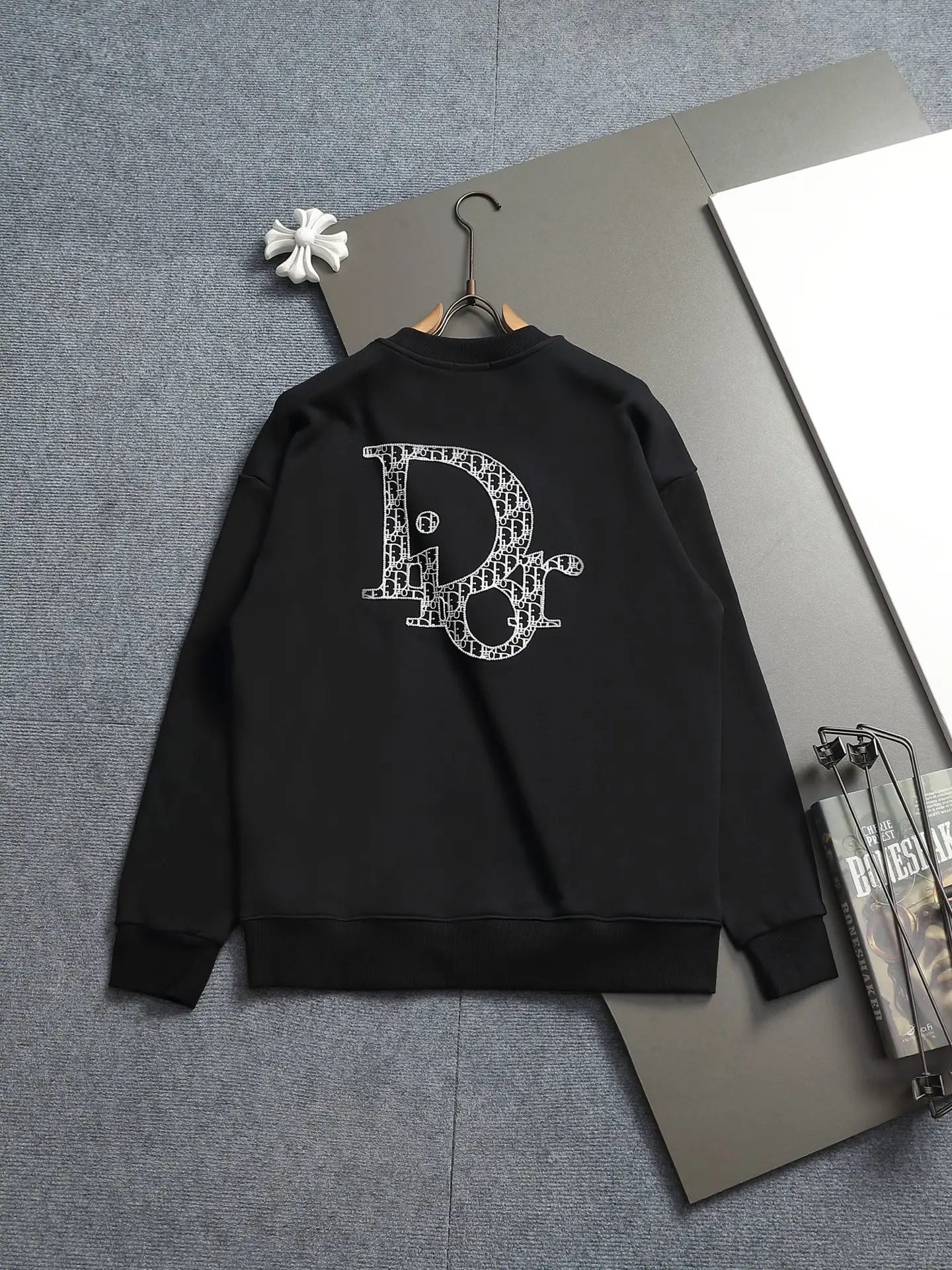 CD Logo Embroidered Crew-Neck Sweatshirt D18023252 — view 11