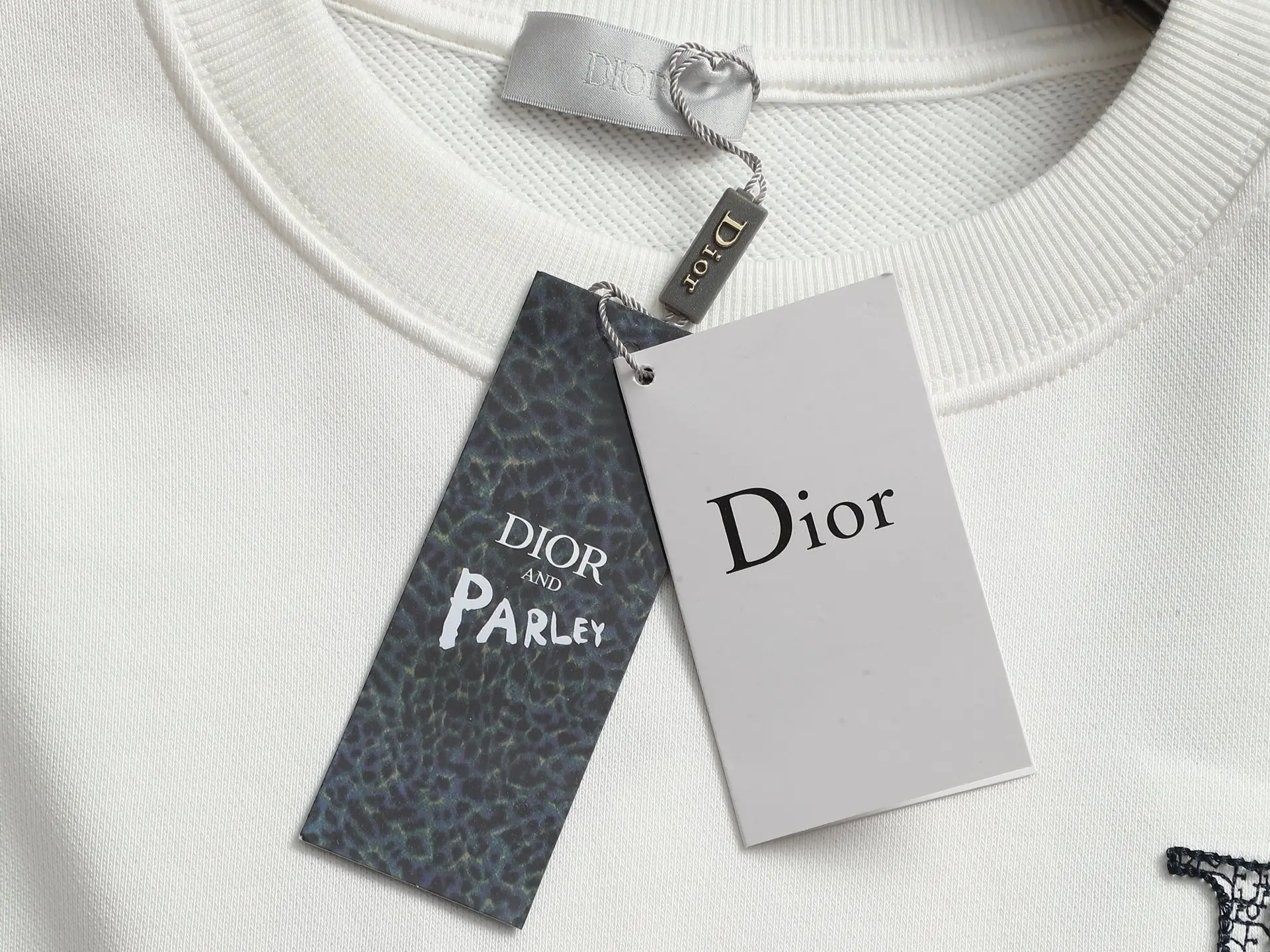 Logo-Embroidered Crew-Neck Sweatshirt D18023251 — view 5