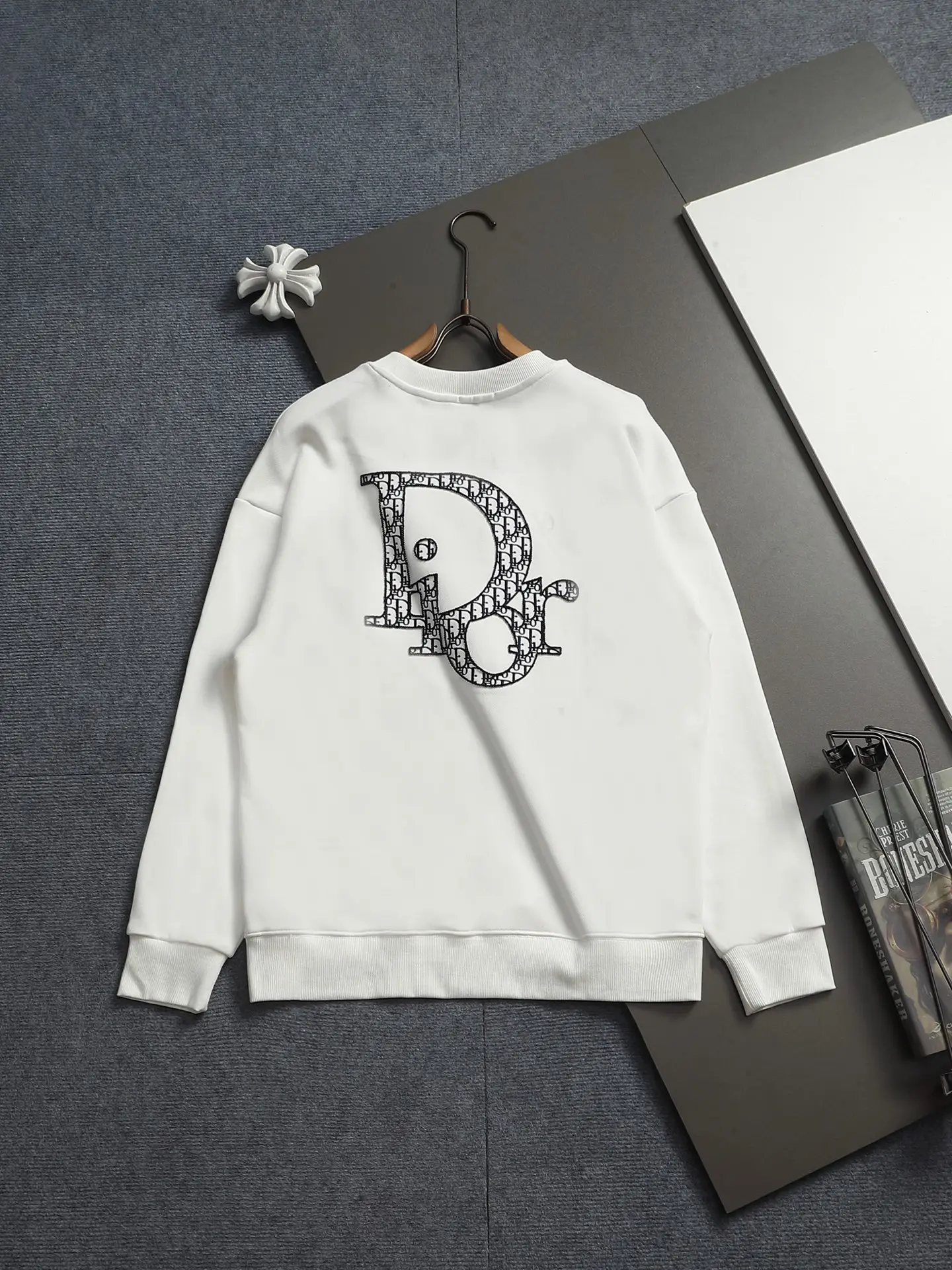 Logo-Embroidered Crew-Neck Sweatshirt D18023251 — view 11