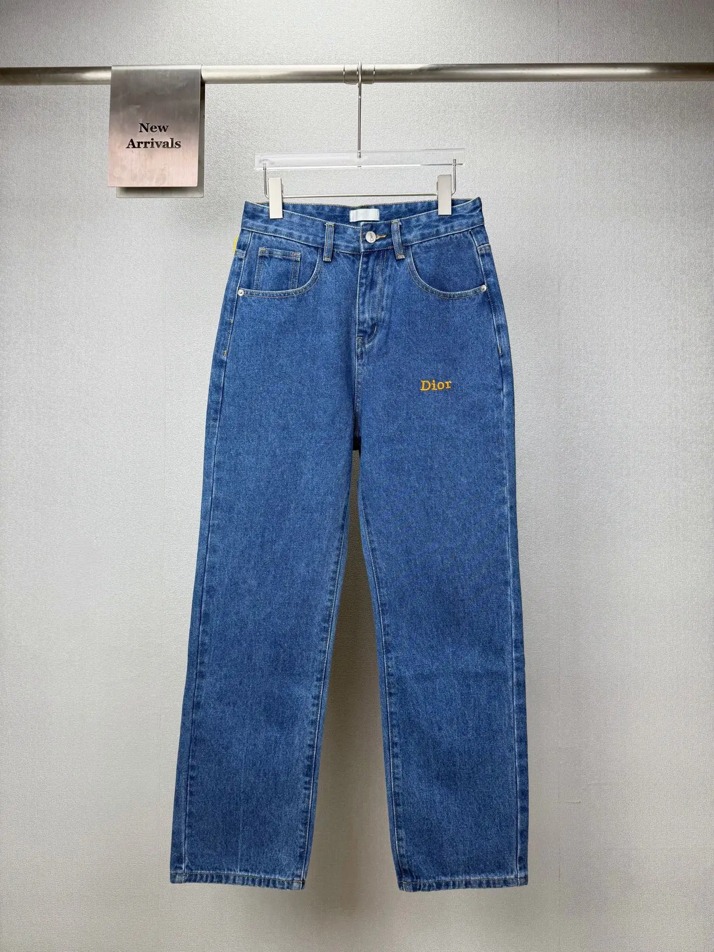 Bee Embroidery Straight-Leg Relaxed Jeans D18023164