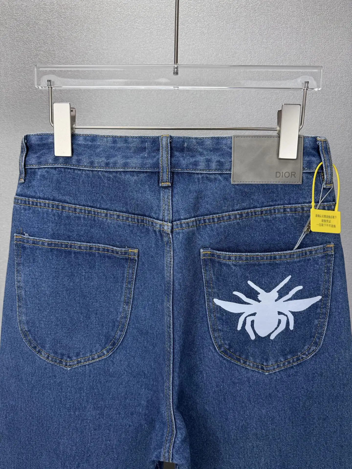 Bee Embroidery Straight-Leg Relaxed Jeans D18023164 — view 9